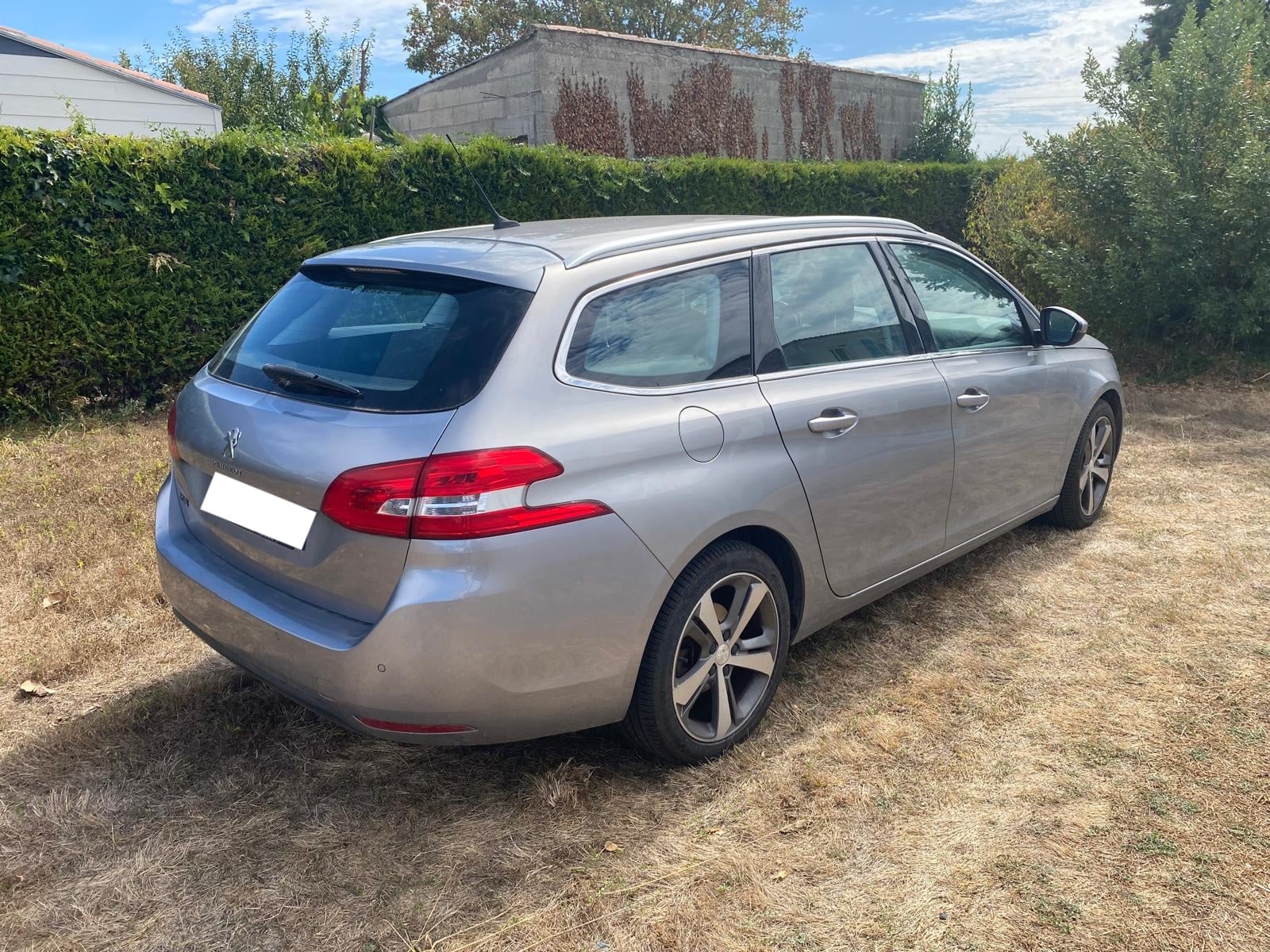 Peugeot 308 SW 1.2 puretech avec GPS