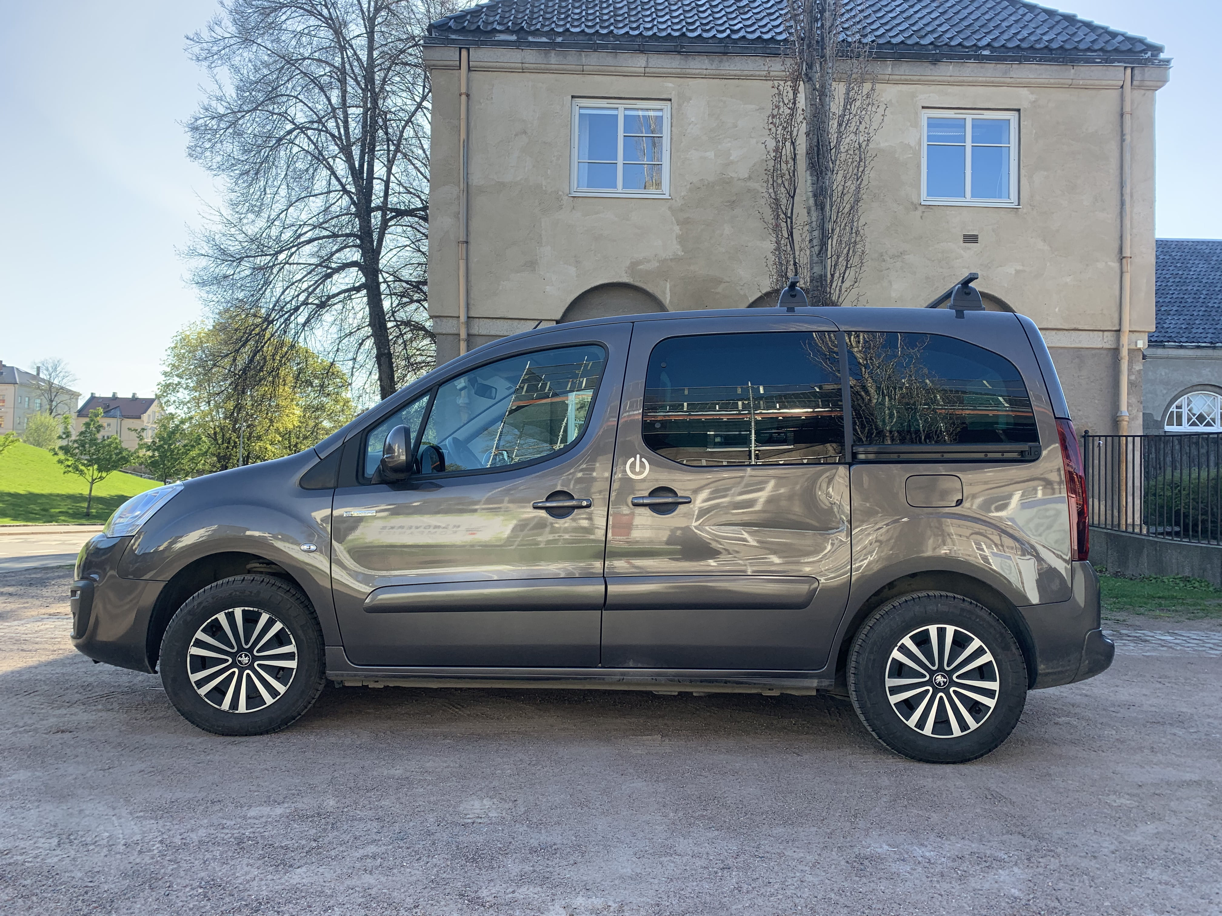 Peugeot Partner Tepee med Vinterdekk