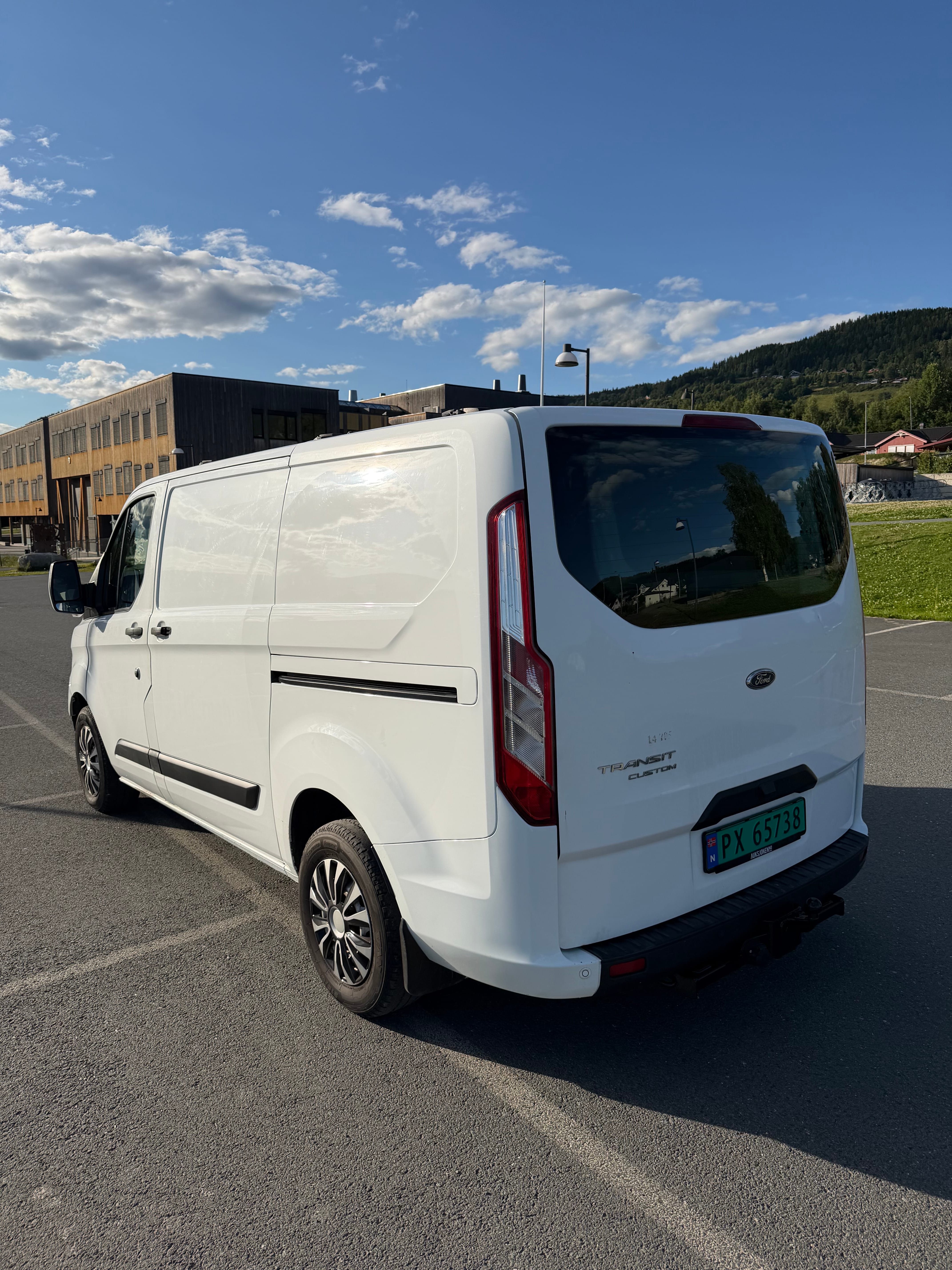 Ford Transit Custom Varebil 2.0 TDCI med Ryggekamera