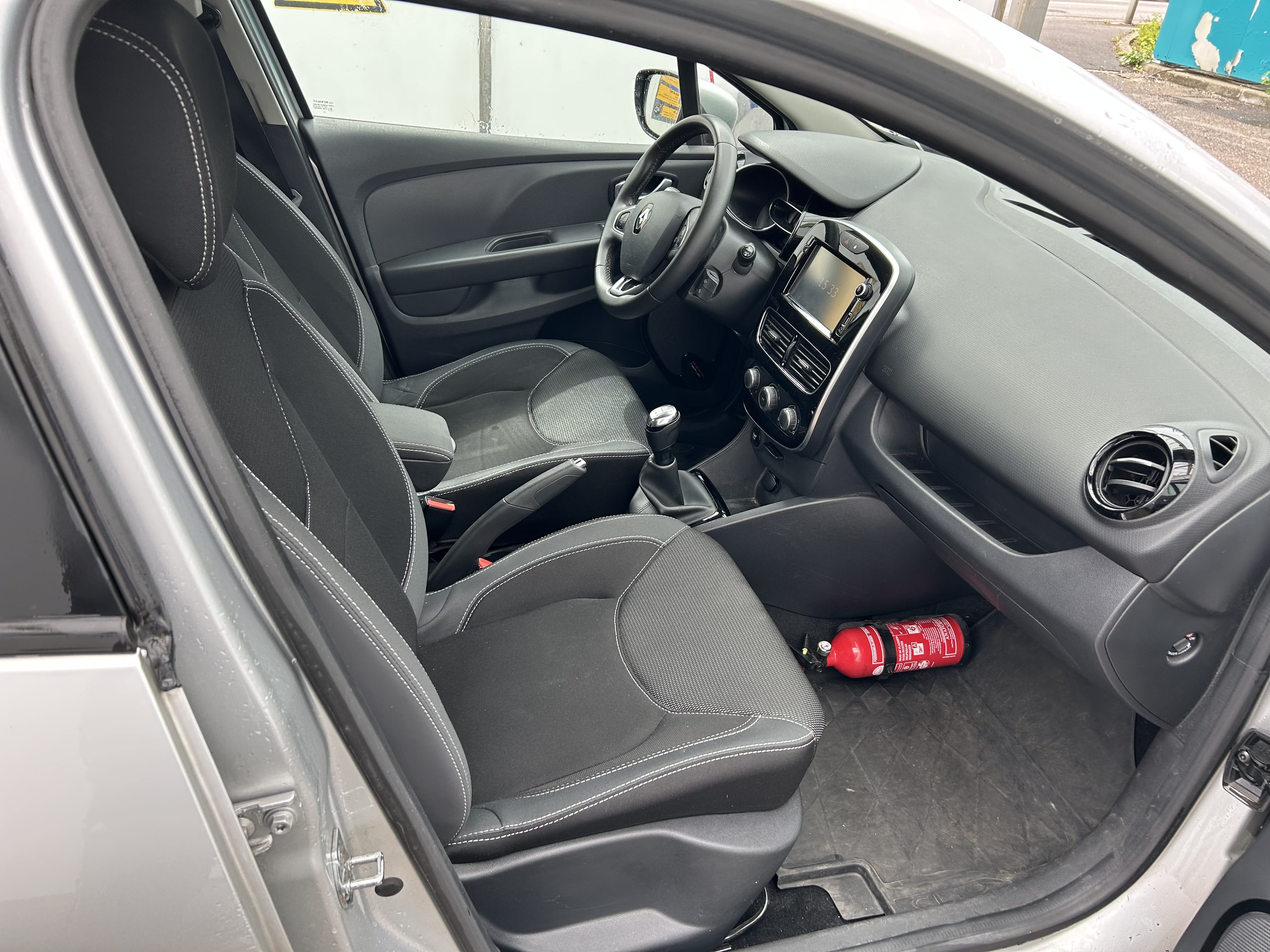 Renault Clio avec Entrée audio / iPod