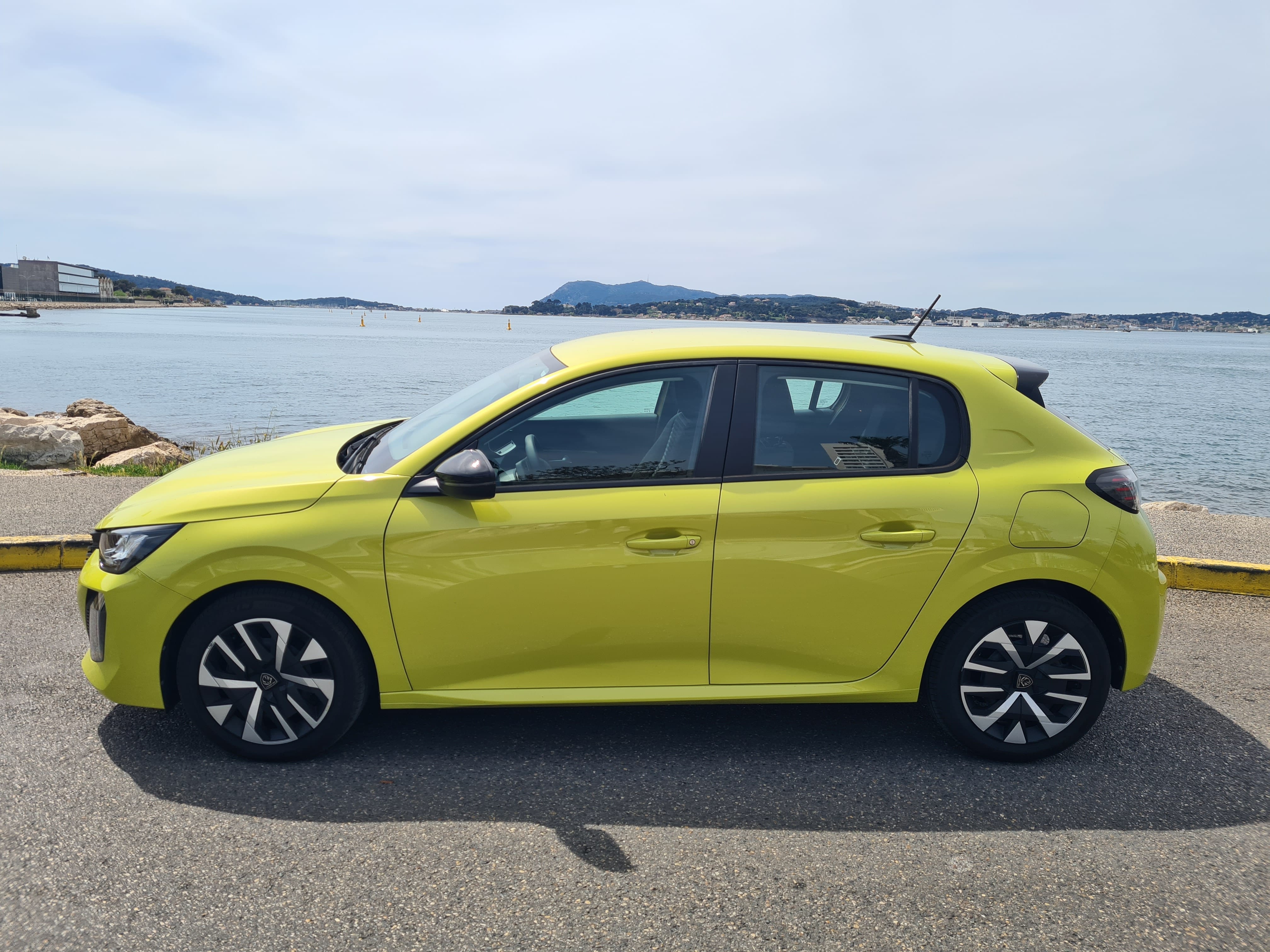 Peugeot 208 avec Climatisation