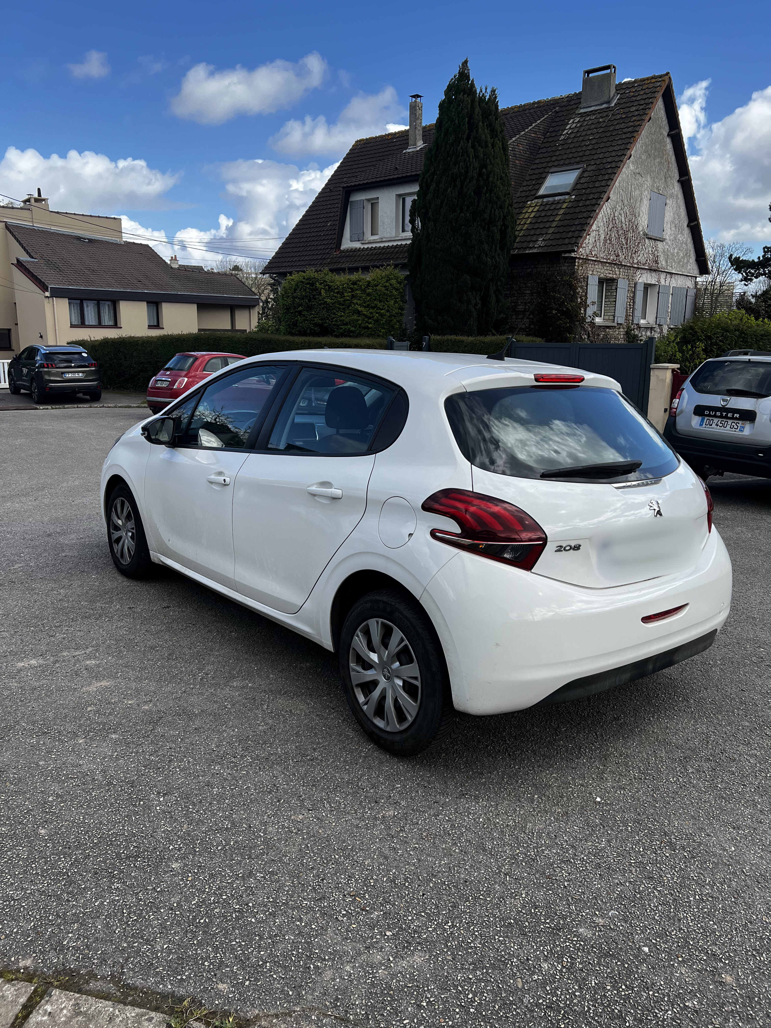 Peugeot 208 avec GPS