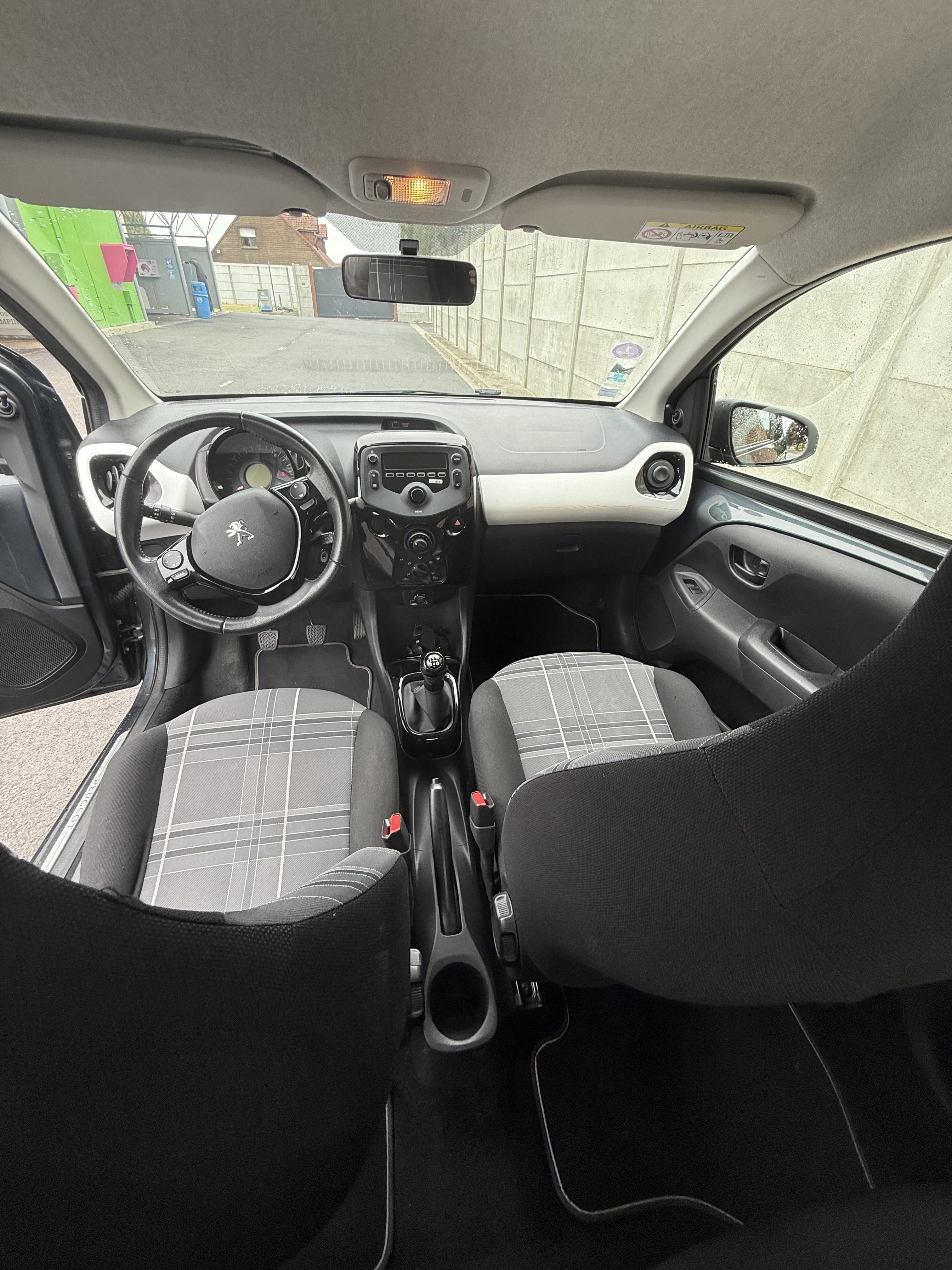 Peugeot 108 avec Entrée audio / iPod