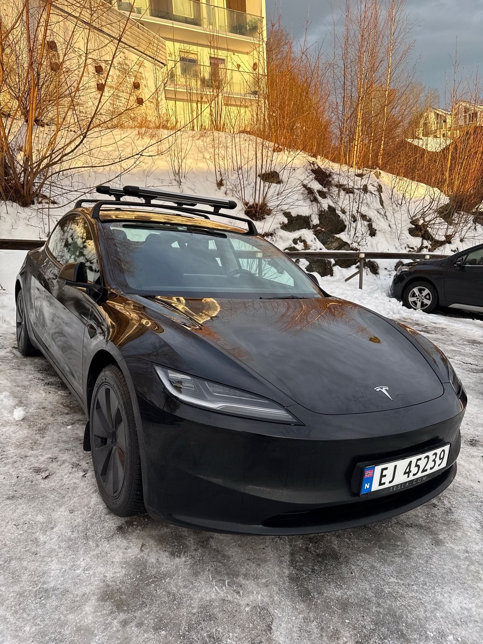 Tesla Model 3 Standard Range med Dashcam