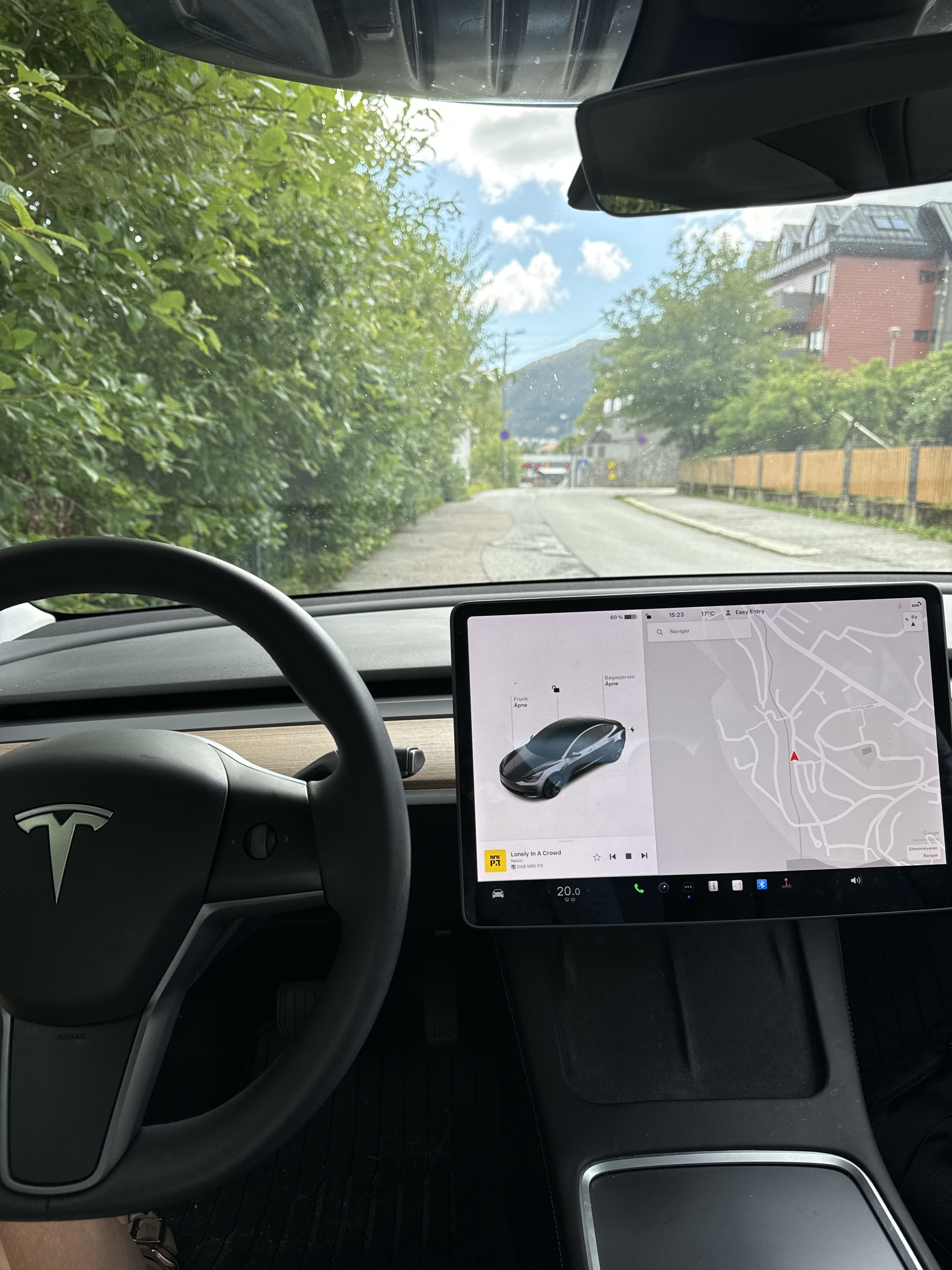 Tesla Model 3 med GPS