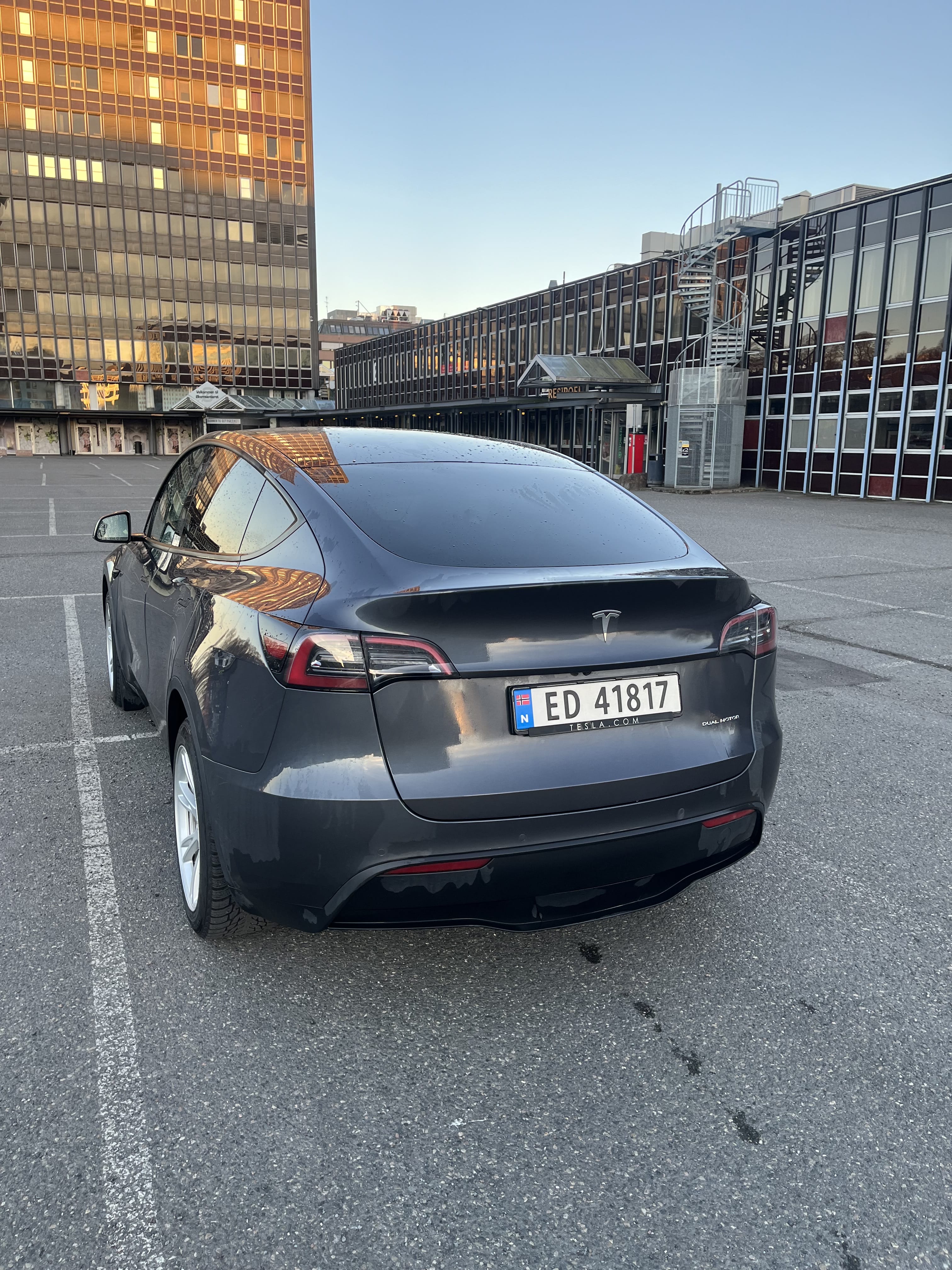 Tesla Model Y Long Range with Backup camera