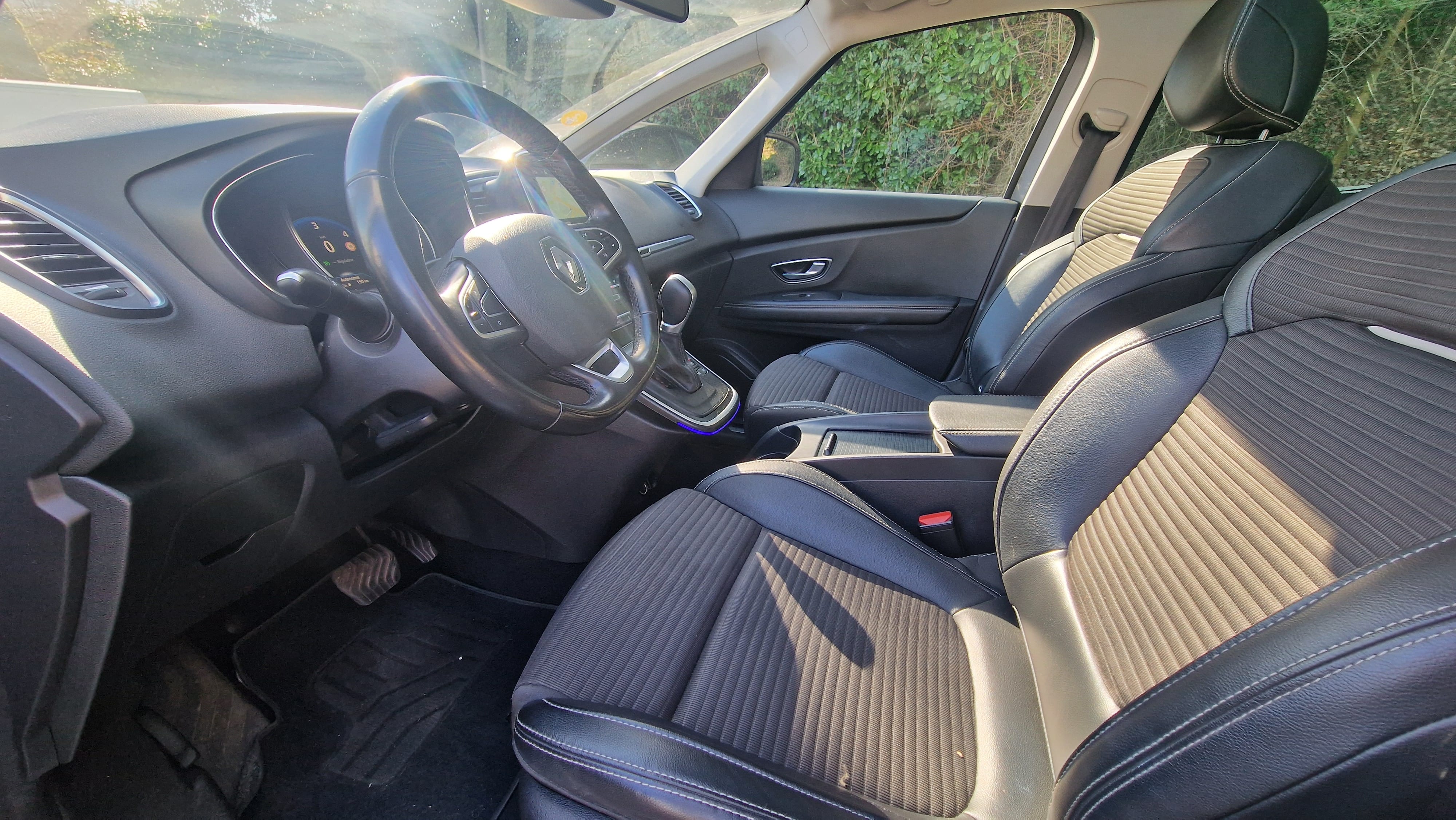 Renault Scenic 1.5 dci automatique avec Régulateur de vitesse