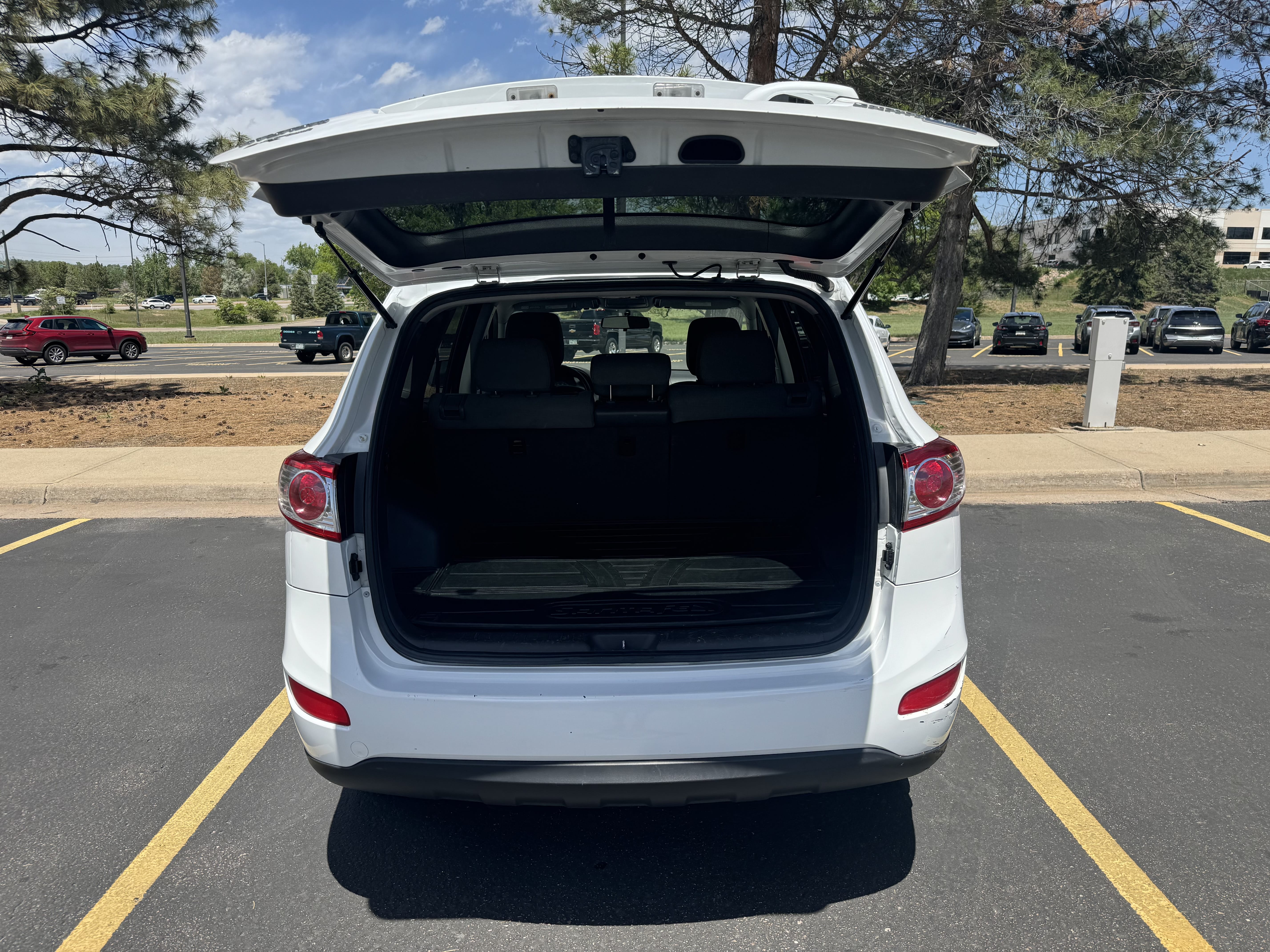 Hyundai Santa Fe GLS 4 Cylinder with Cruise control