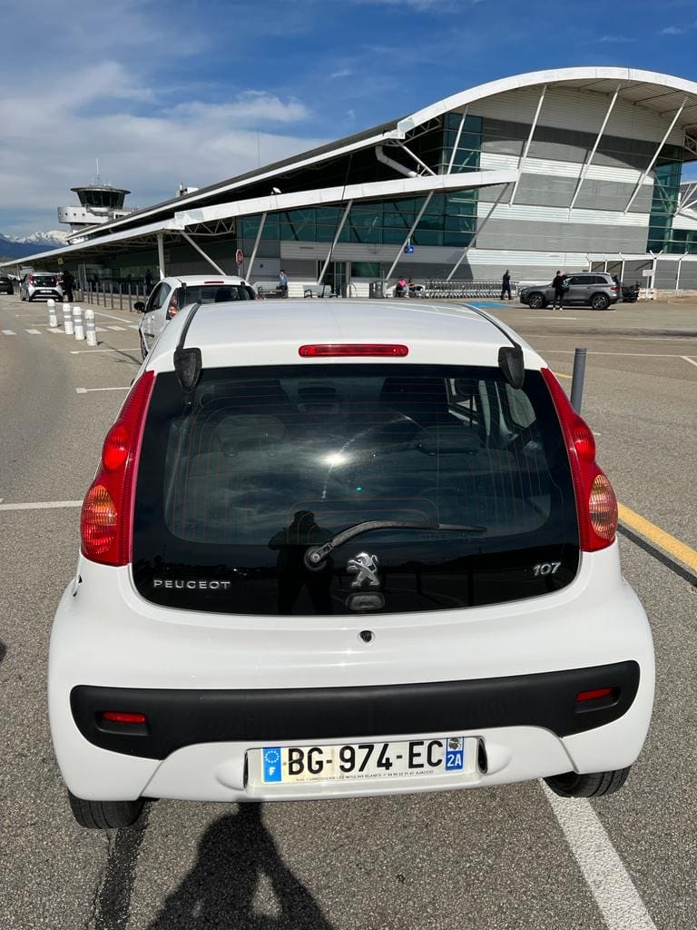 Peugeot 107 avec Entrée audio / iPod