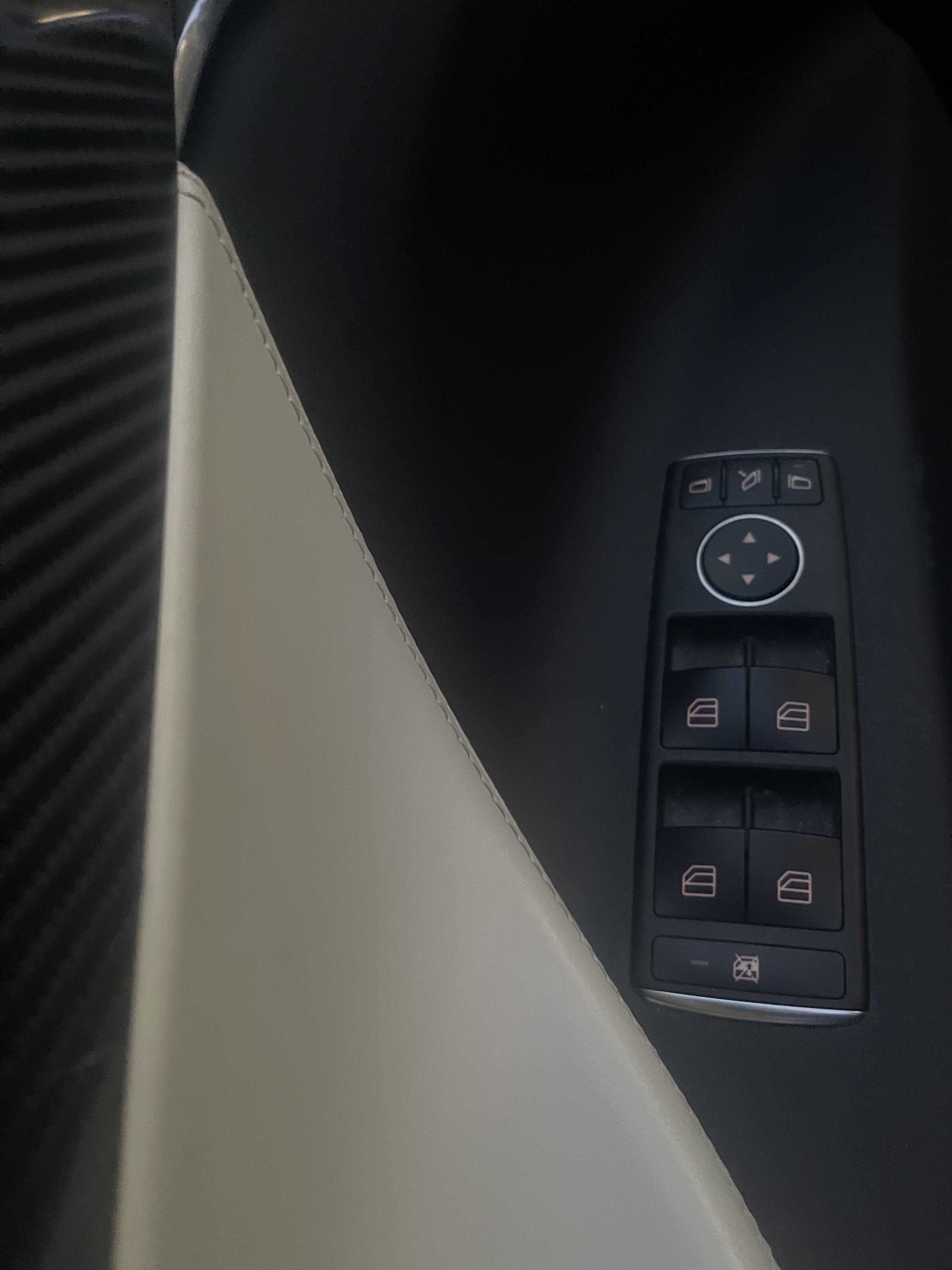 Tesla Model X med Bluetooth audio