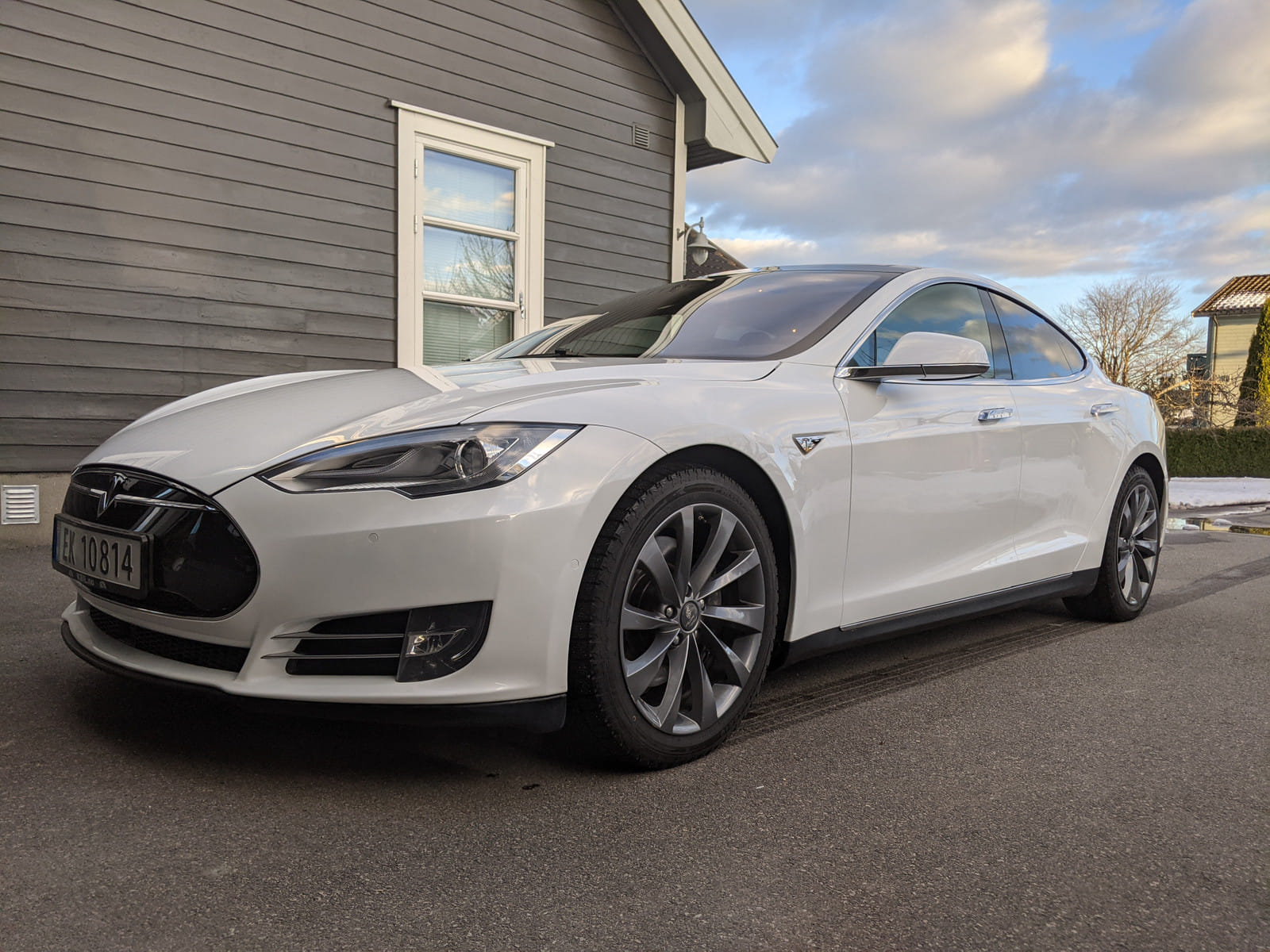 Tesla Model S with Air conditioning