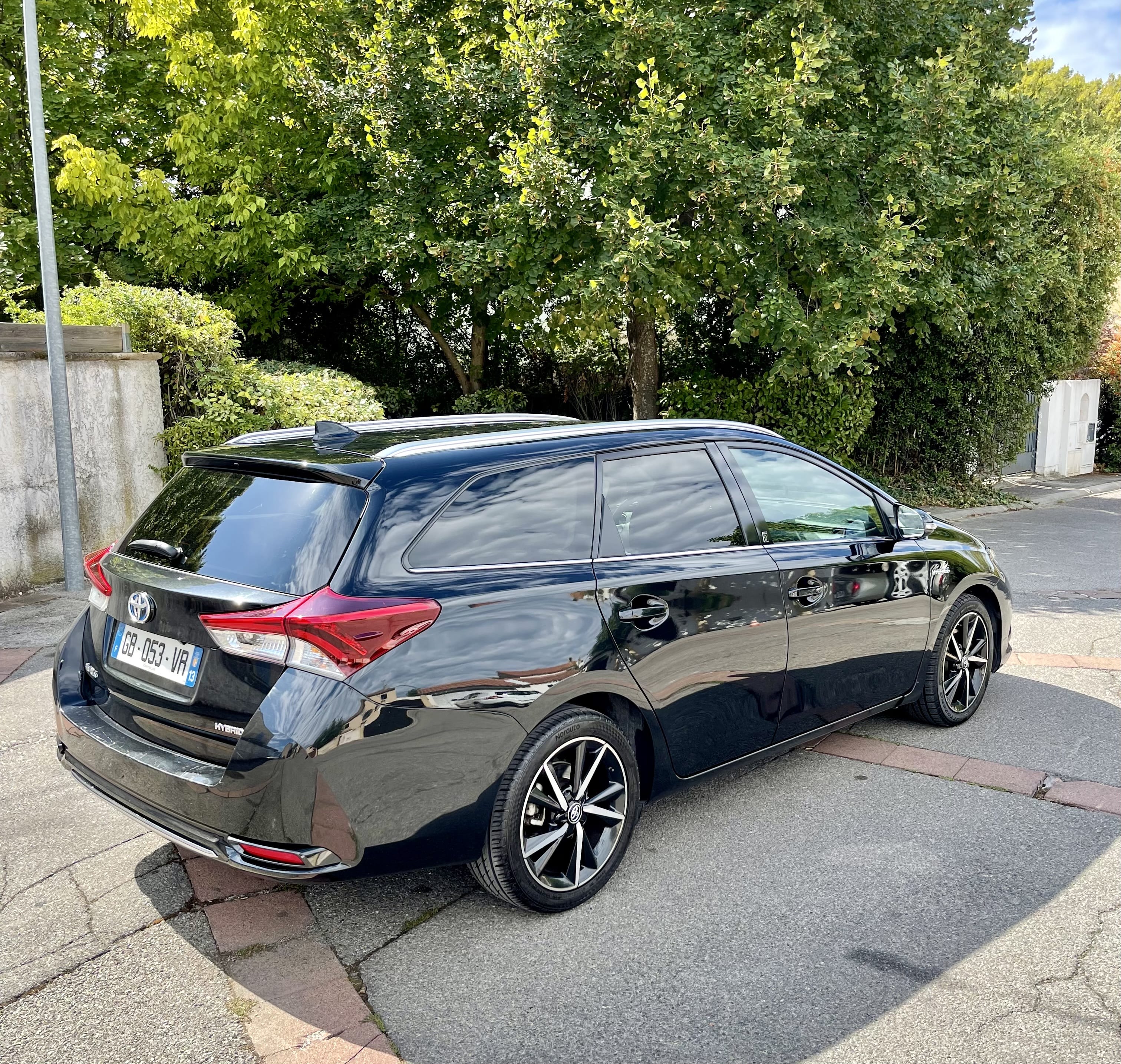 Toyota Auris Break Full option avec re programmation éthanol e85 ( plein de carburant 25€ ) . avec Entrée audio / iPod