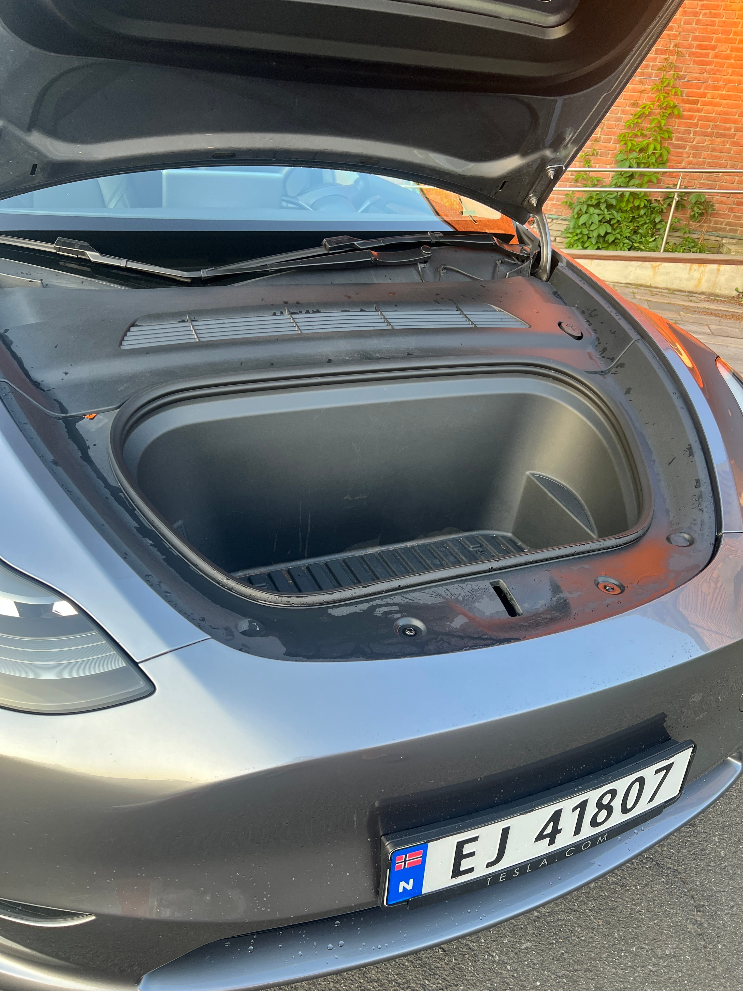 Tesla Model Y Long Range med Firehjulstrekk