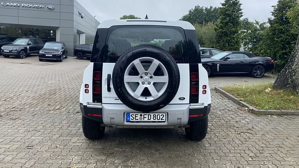 Land-Rover Defender 110 802 mit Audio-/iPod-Zugang