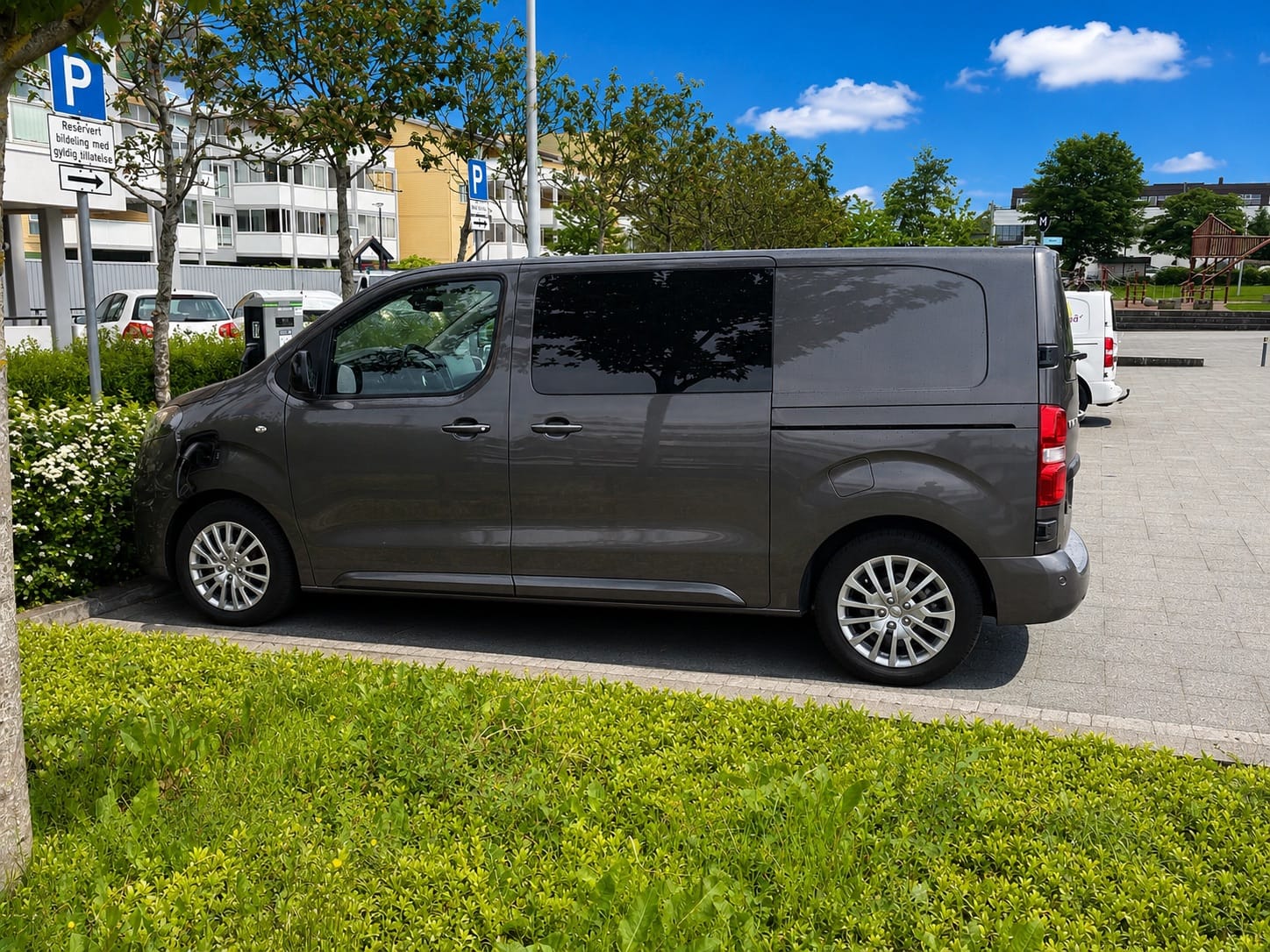 Opel Vivaro with Air conditioning