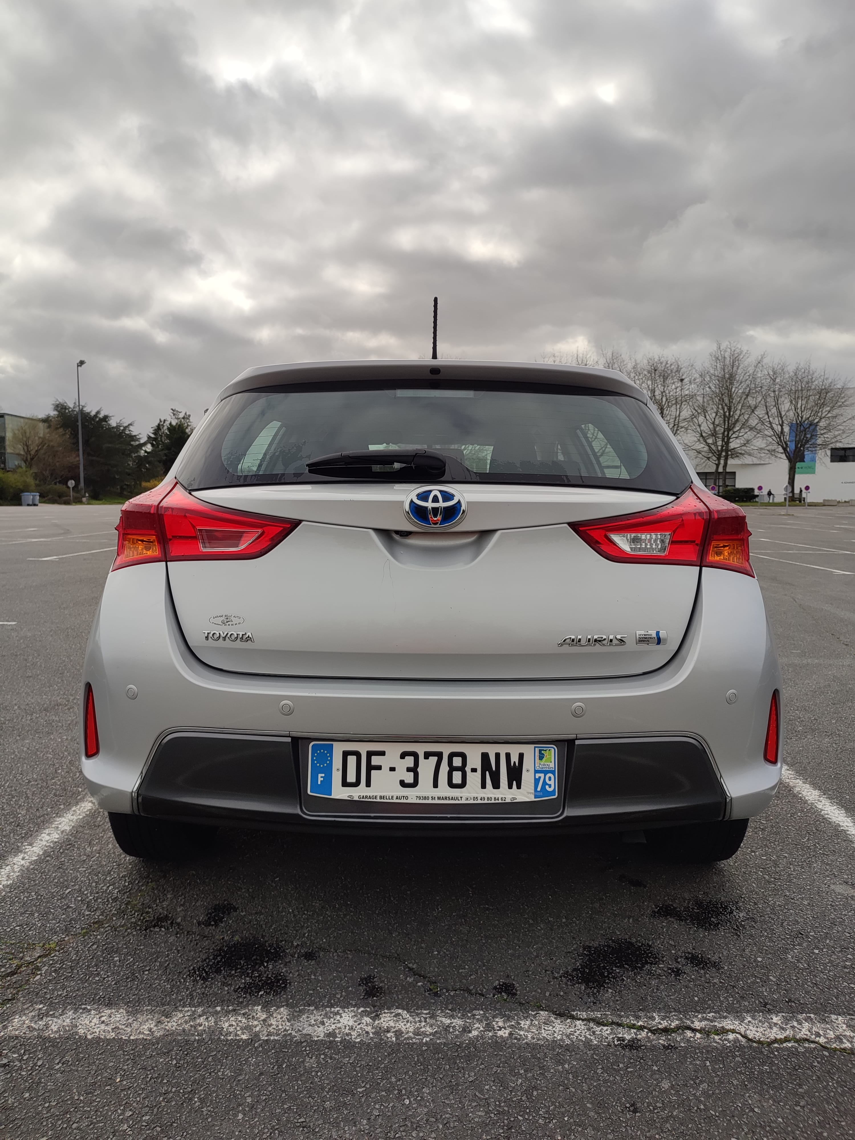 Toyota Auris 1.8 Hybride avec Siège bébé