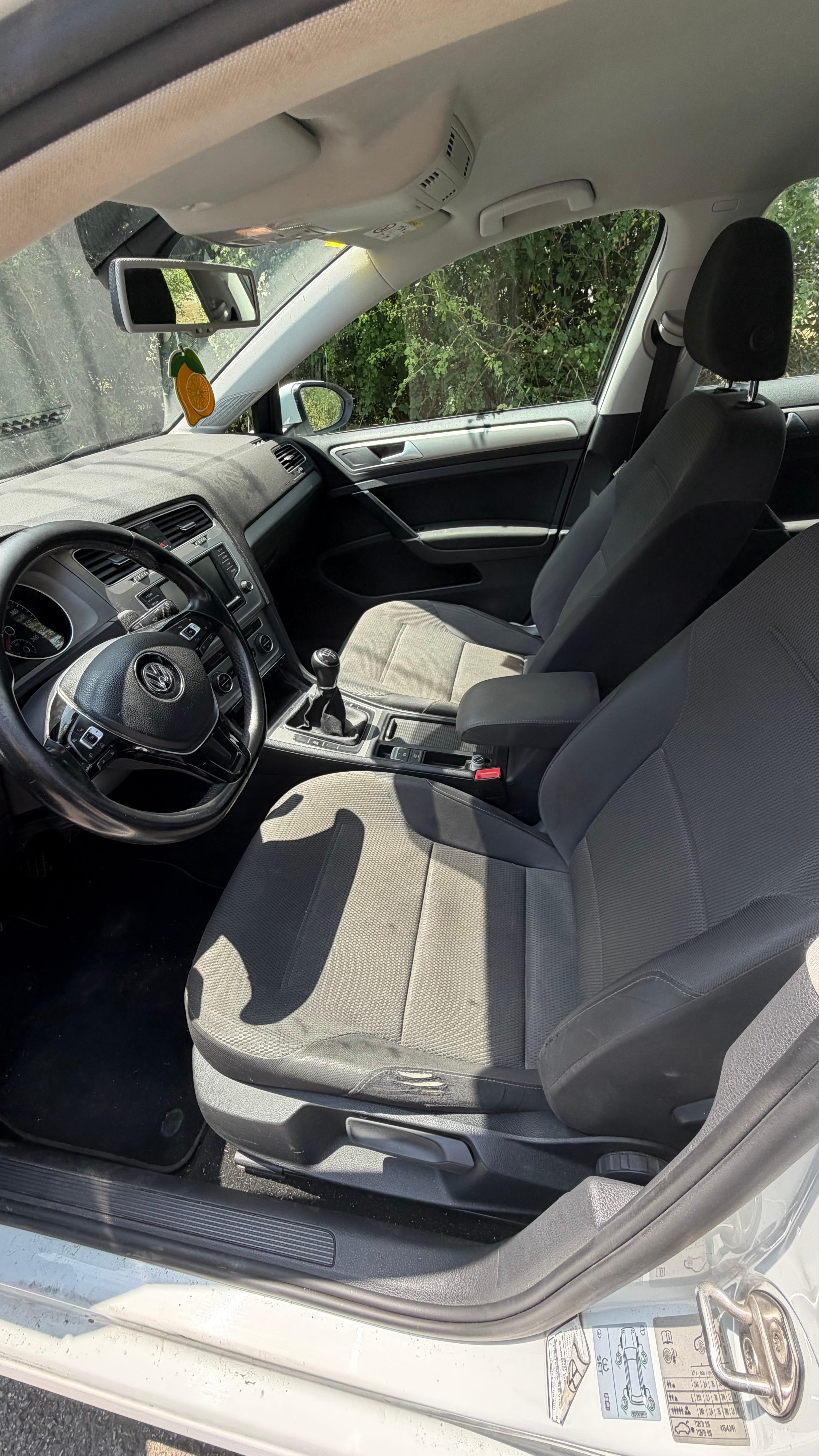 Volkswagen Golf con Radio 
