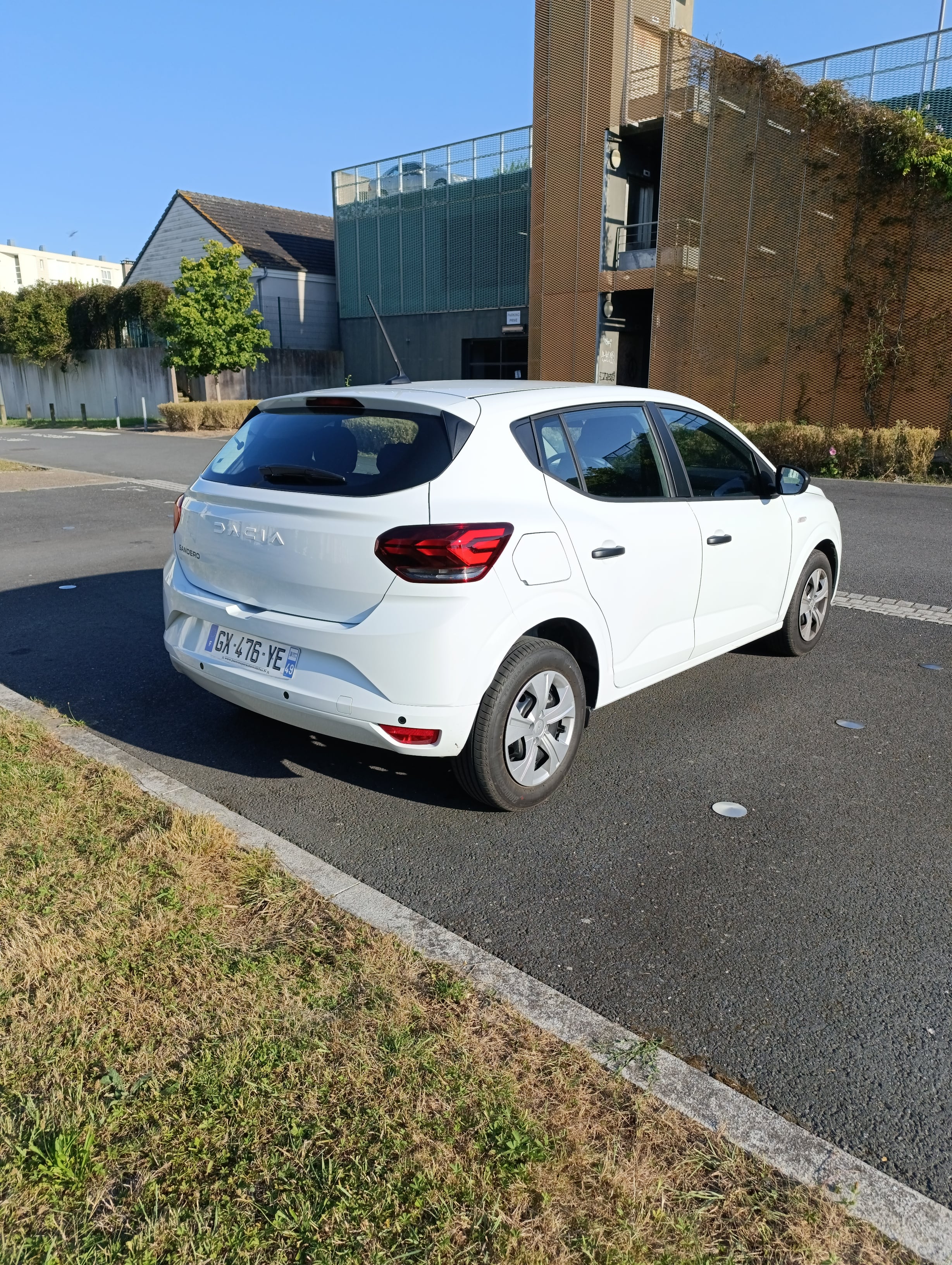 Dacia Sandero GPL ESSENTIAL 100 avec Climatisation