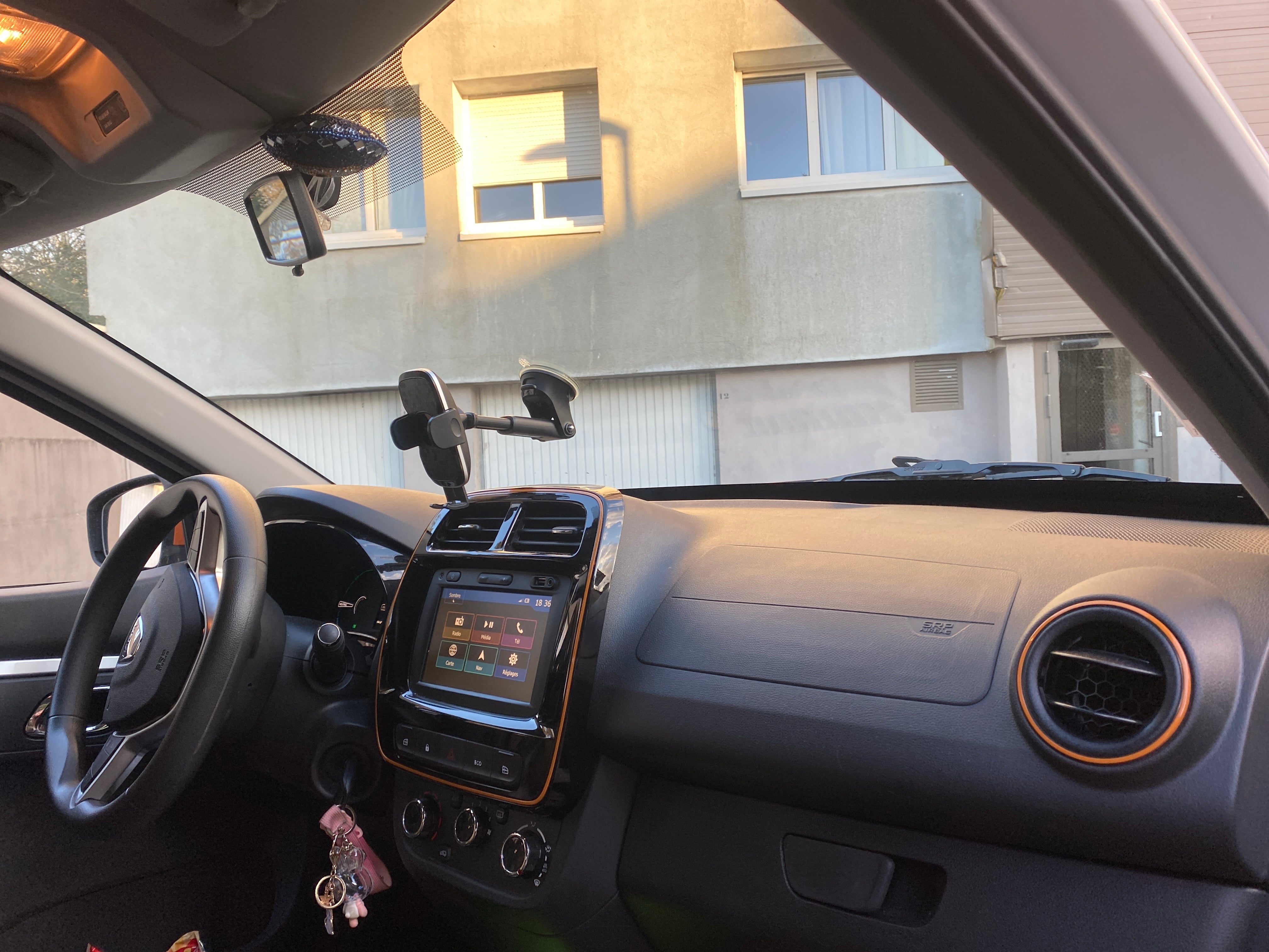 Dacia Spring avec GPS