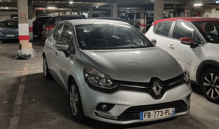 Renault Clio FB773PL con Aire acondicionado