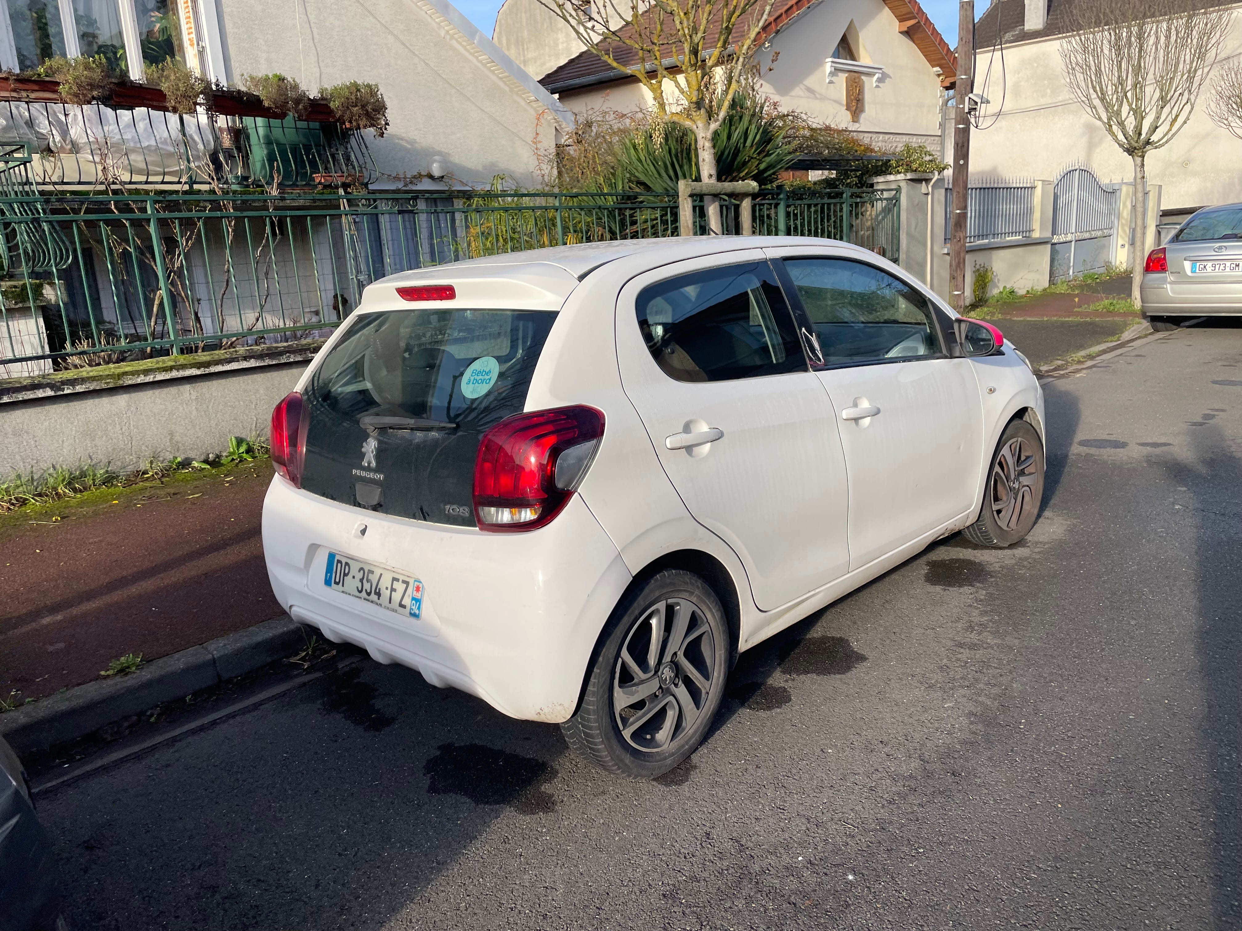 Peugeot 108 avec Entrée audio / iPod