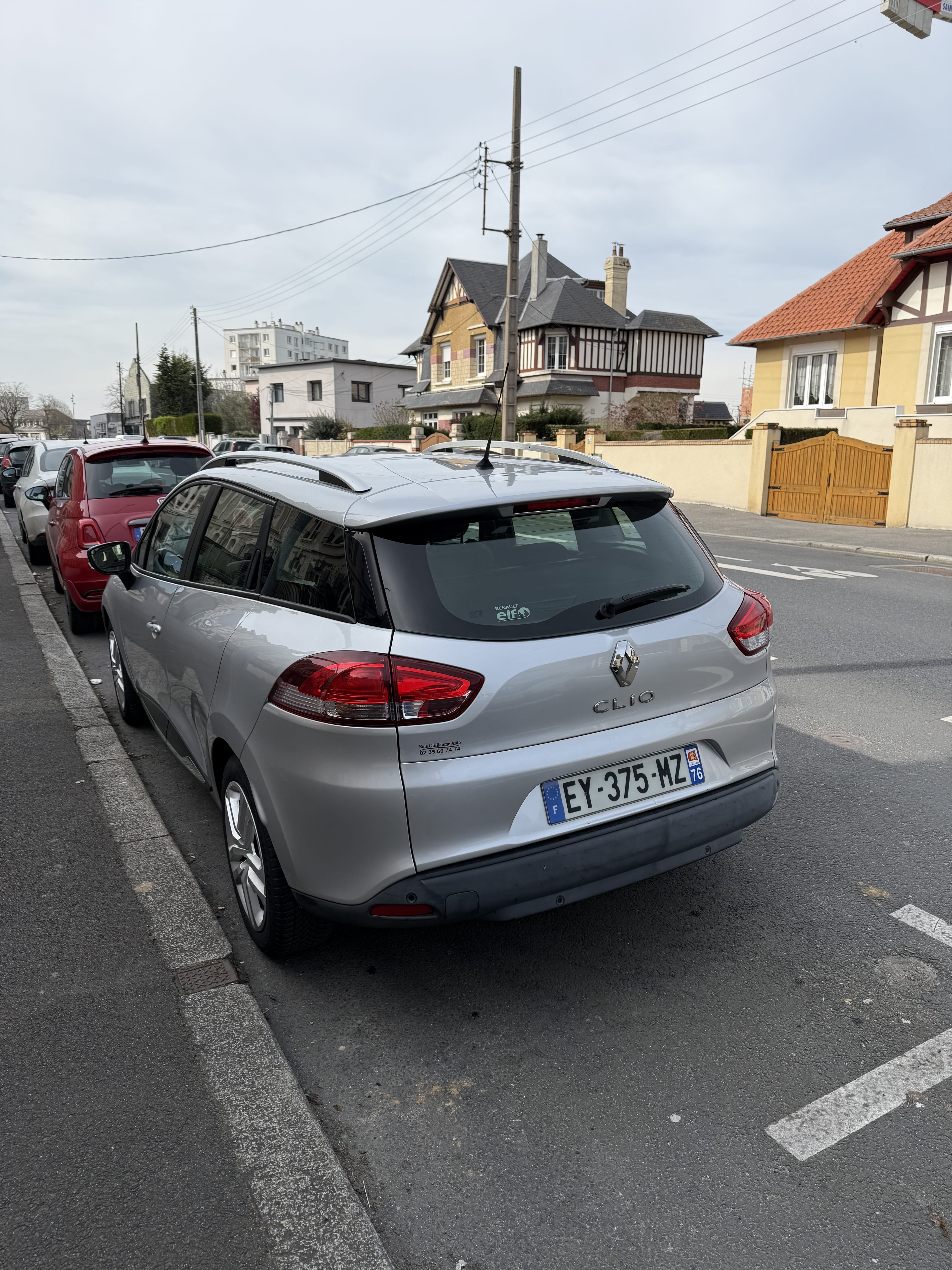 Renault Clio ESTATE 90cv avec Climatisation