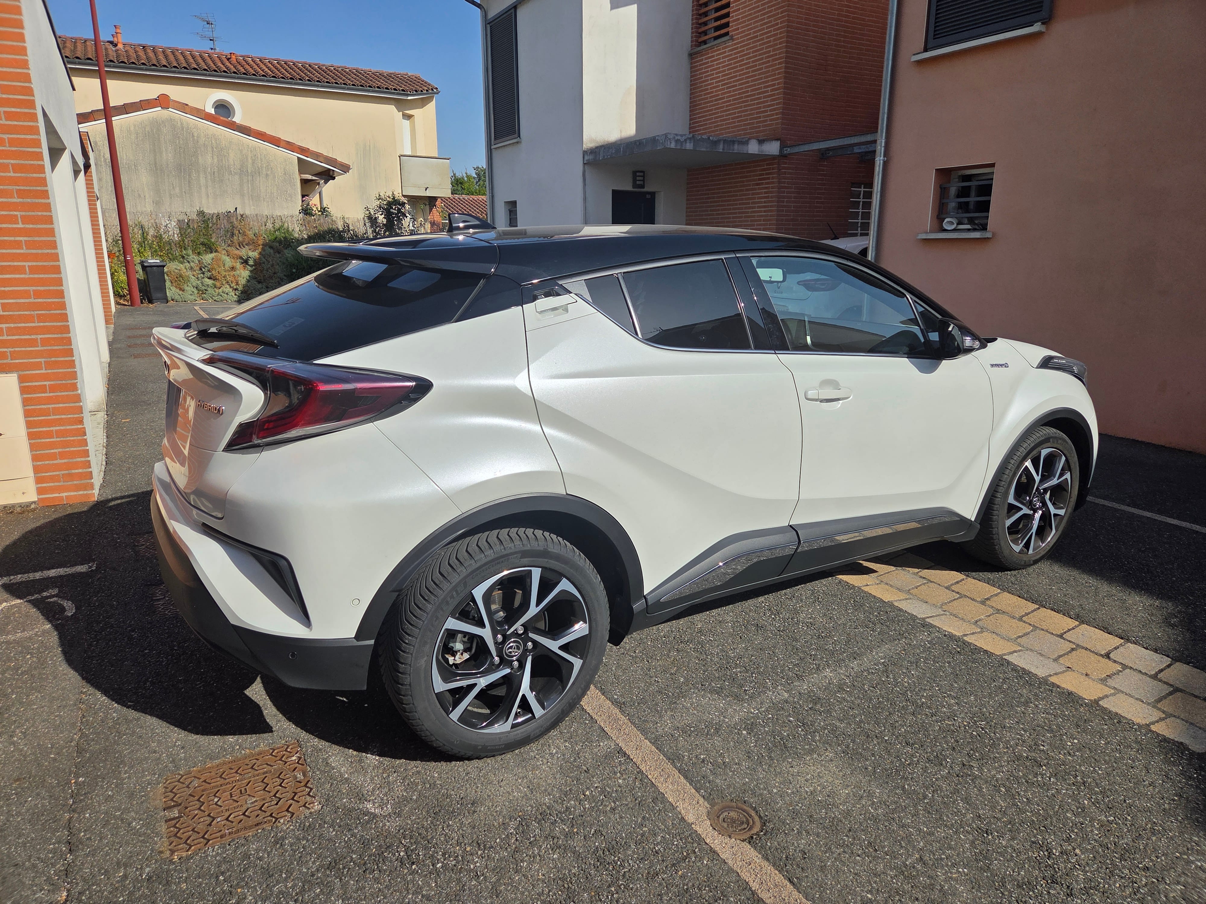 Toyota C-HR Hybrid met Achteruitrijcamera