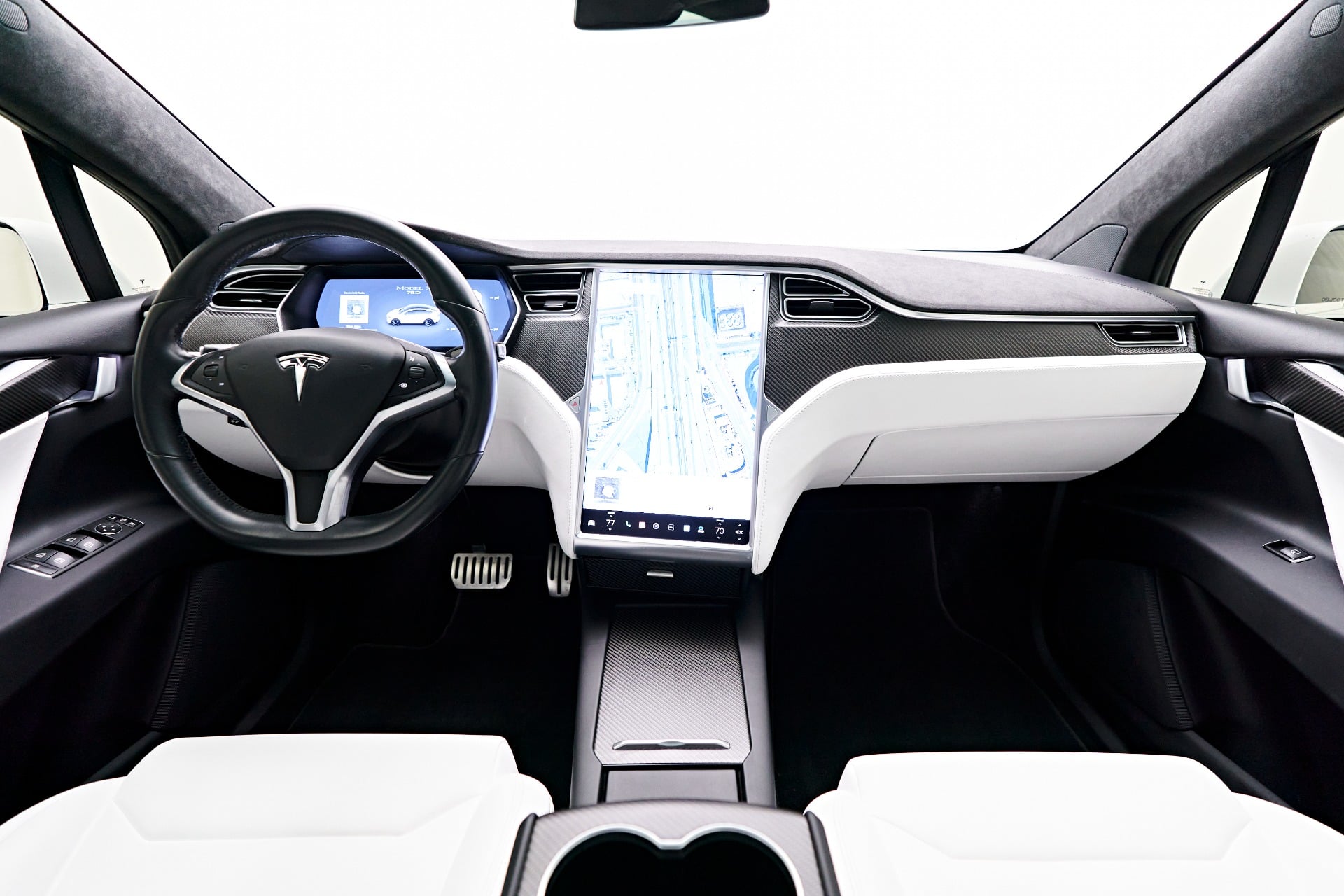 Tesla Model X med GPS