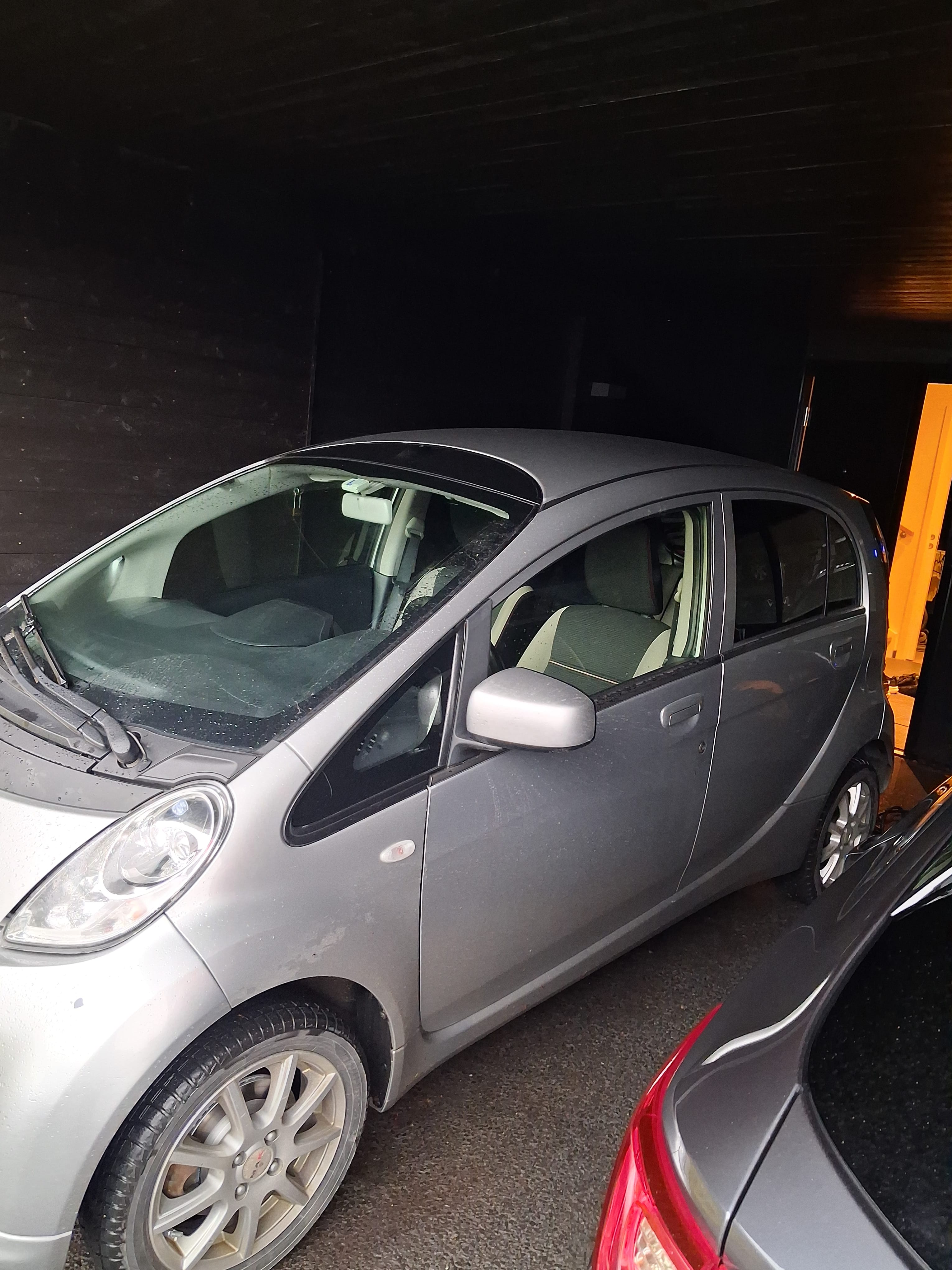 Mitsubishi i-Miev 16kwh mit Klimaanlage