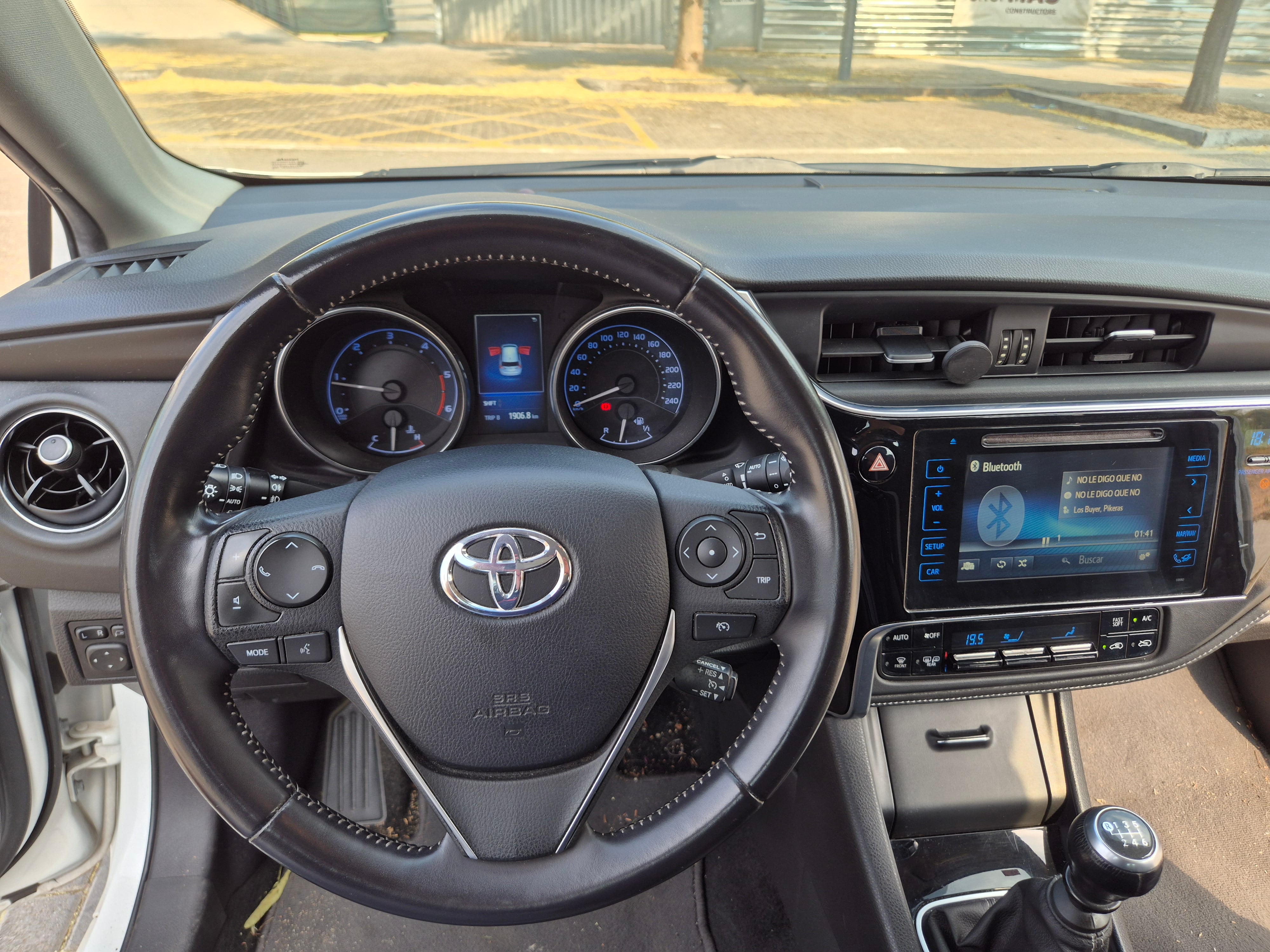 Toyota Auris con Control de velocidad