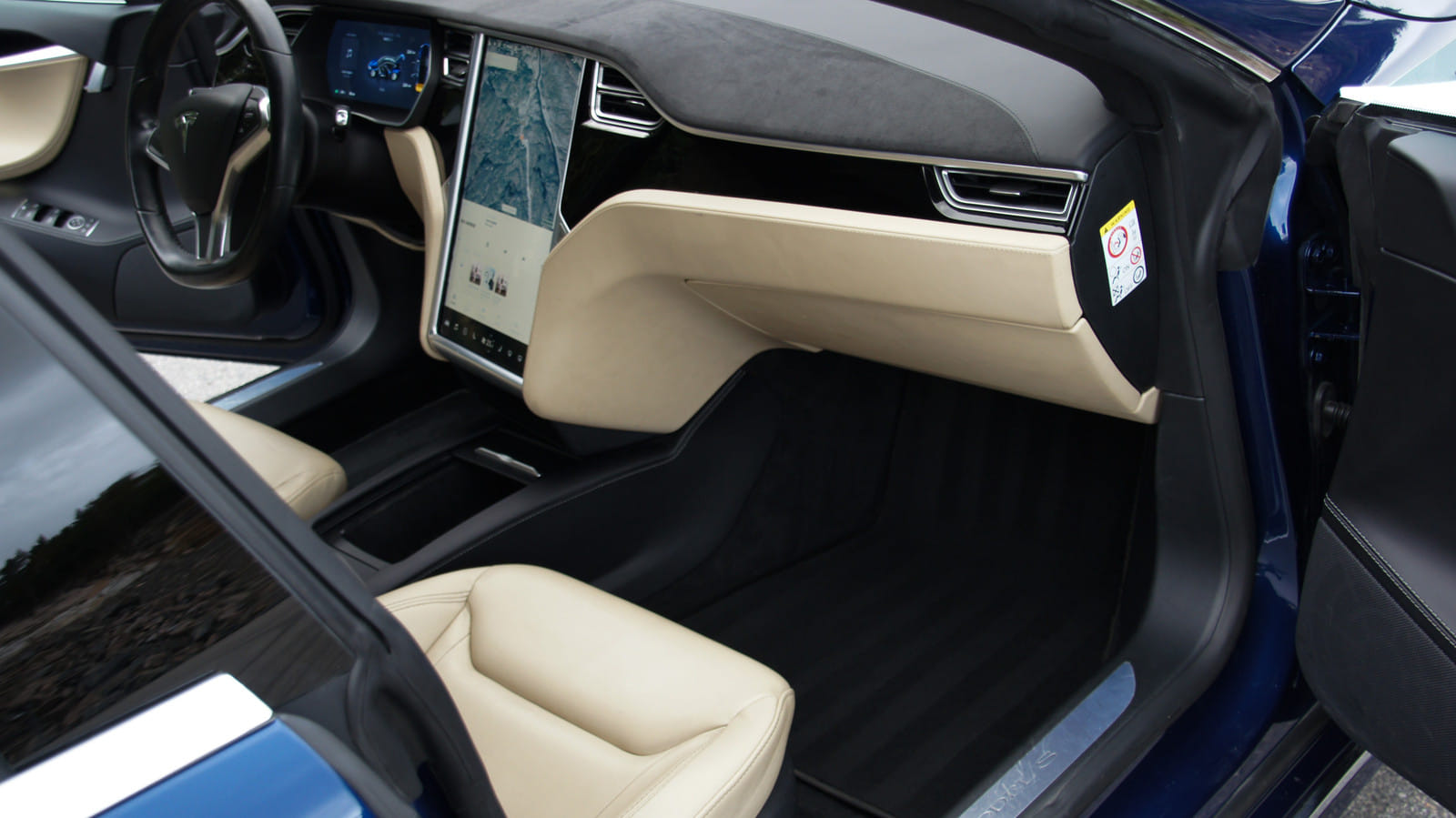 Tesla Model S 90D med Bluetooth audio