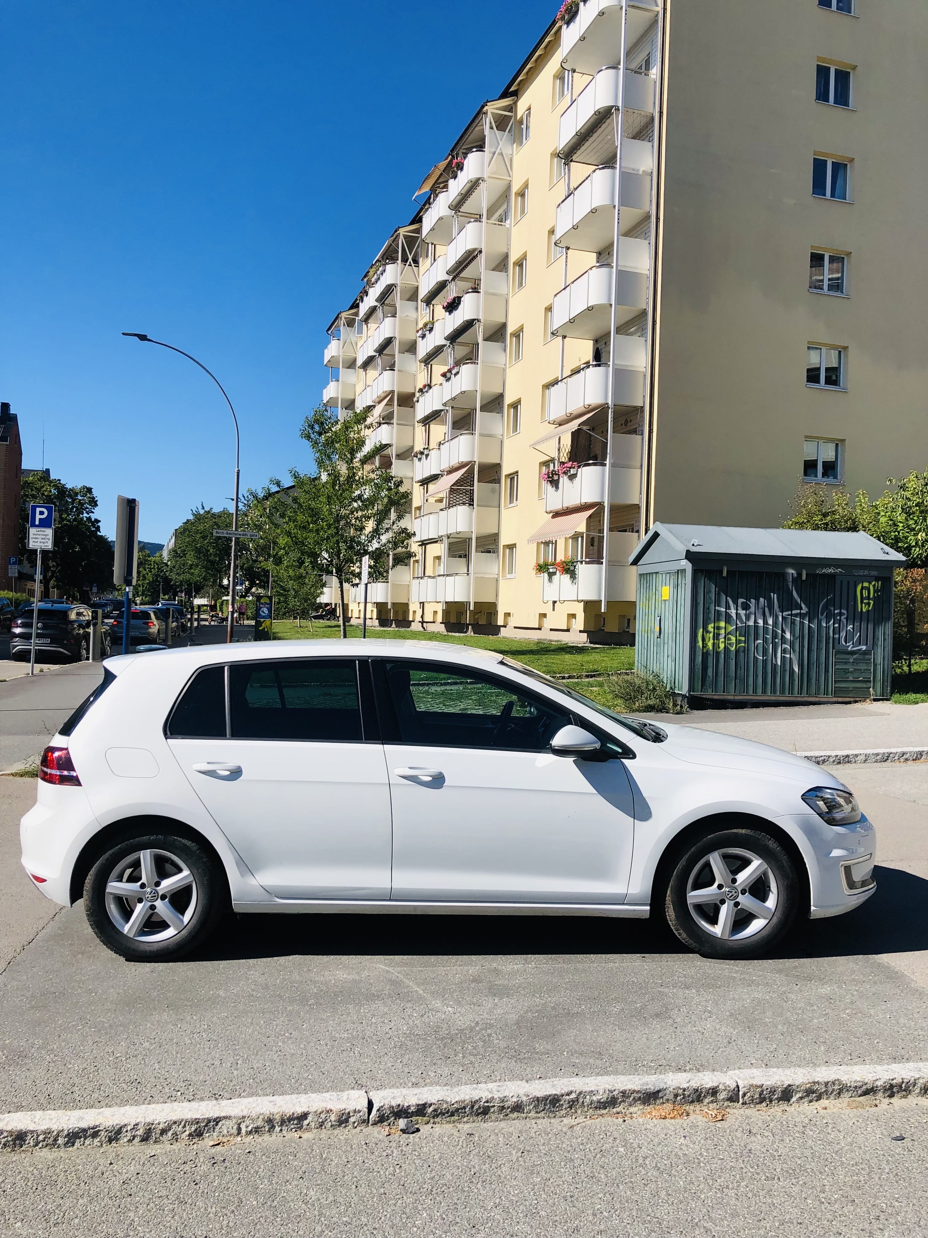 Volkswagen e-Golf with Air conditioning