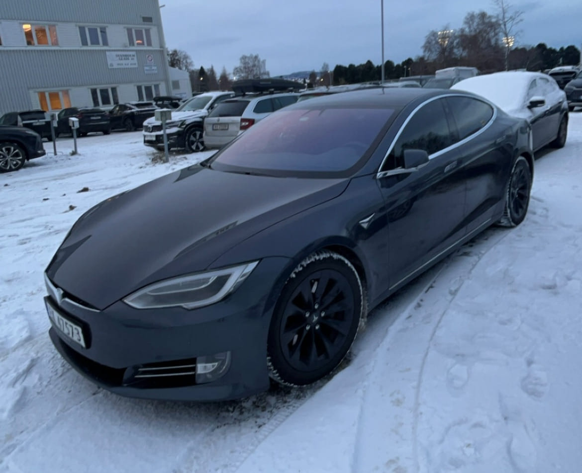 Tesla Model S 75D med Aircondition