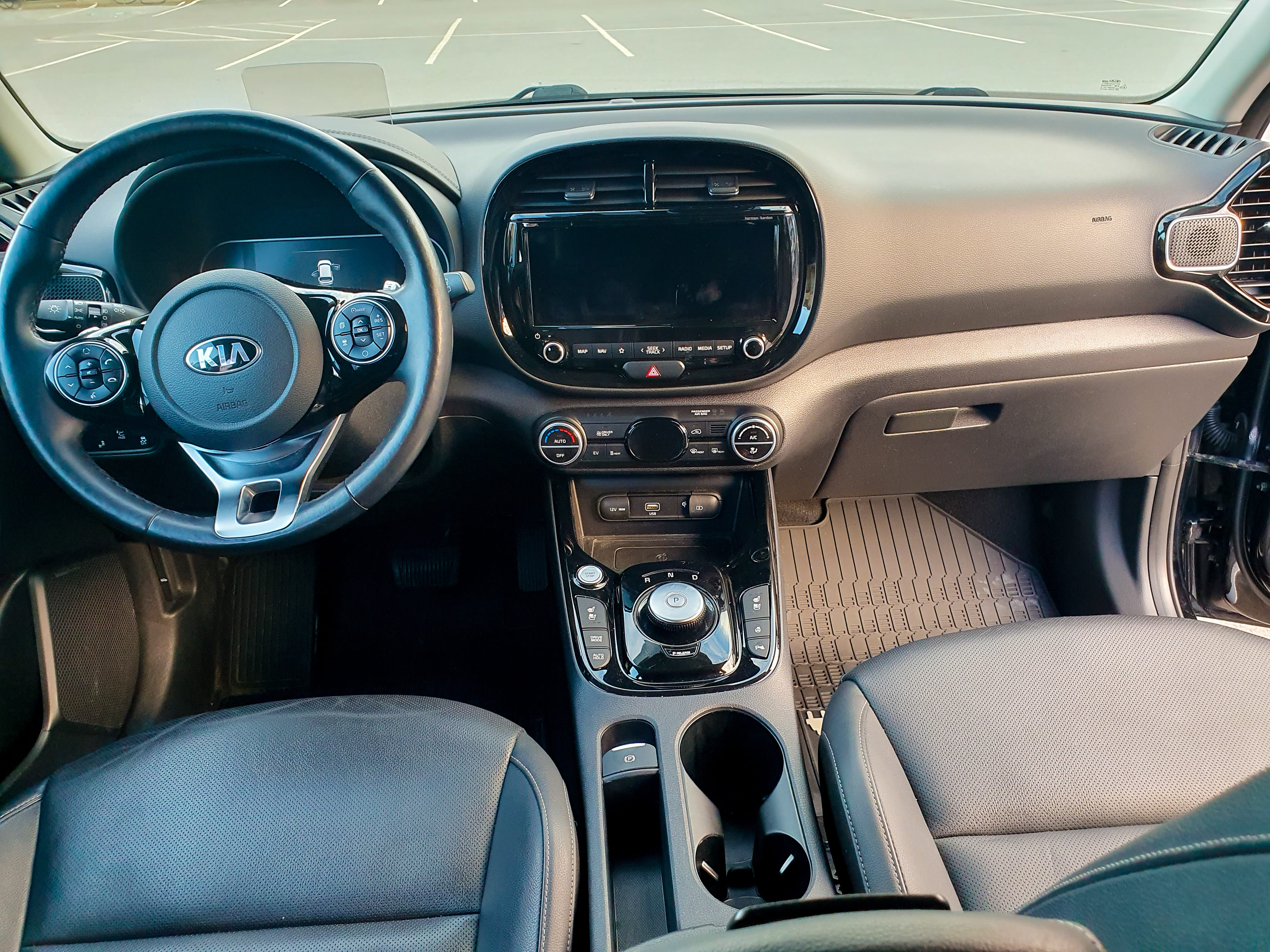 Kia E-Soul Exclusive m/soltak 64 kWh med Cruisekontroll