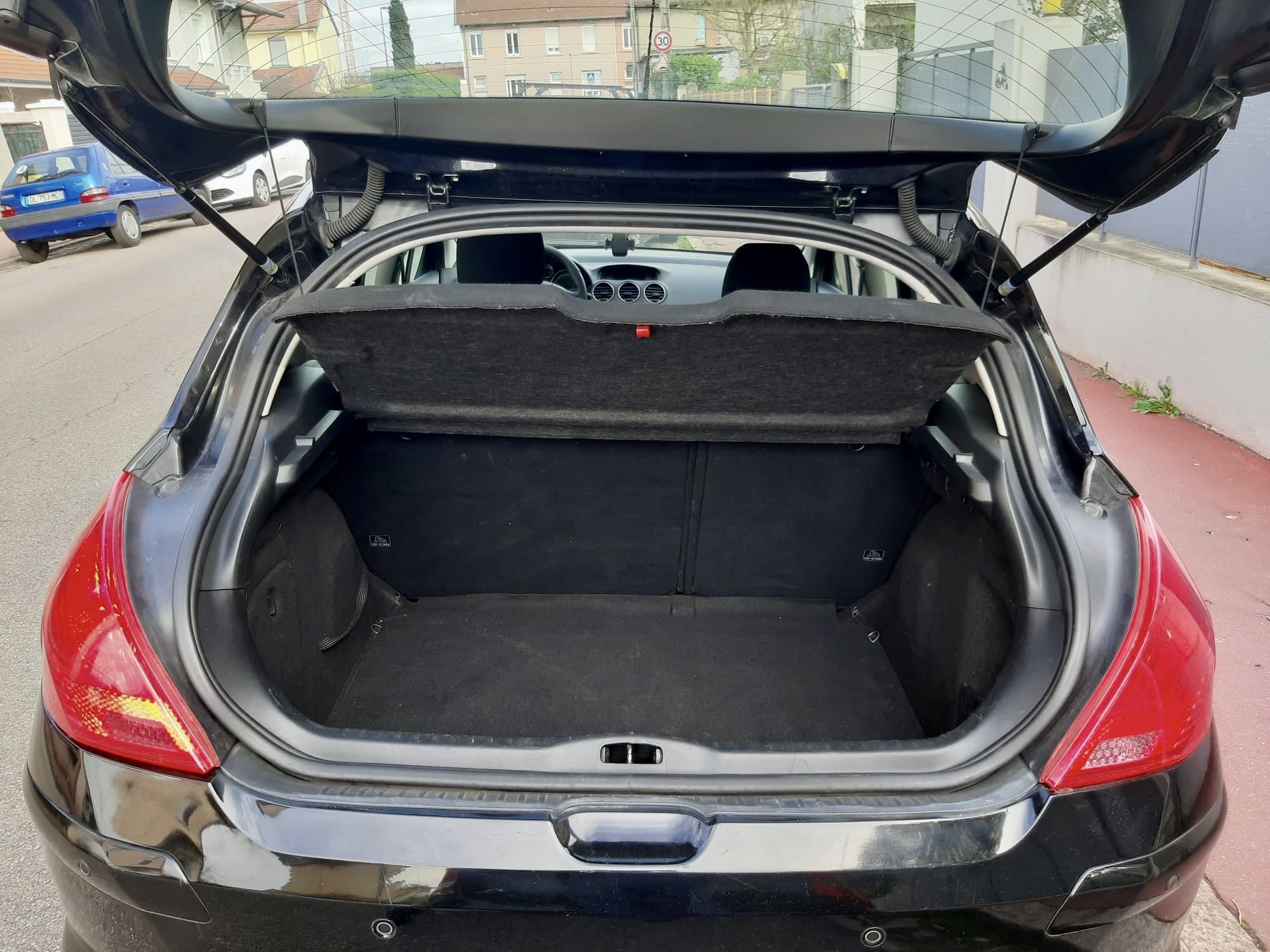 Peugeot 308 HDI / CLIM AUTO / 5 portes avec Audio Bluetooth
