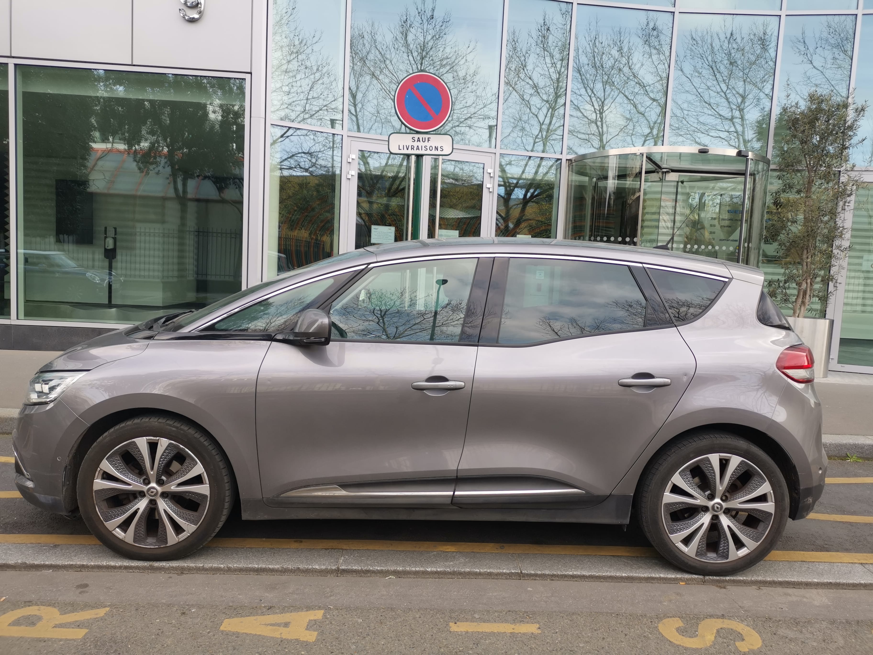 Renault Scenic avec Climatisation