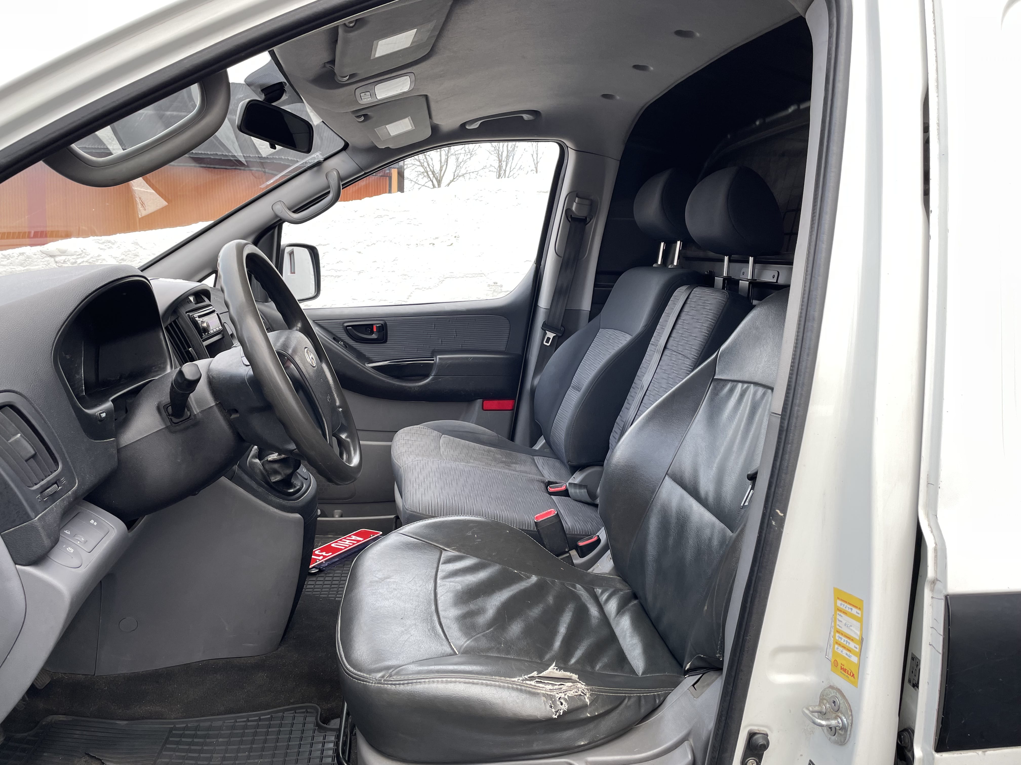 Hyundai H-1 Hengerfeste og takstativ med Tilhengerfeste