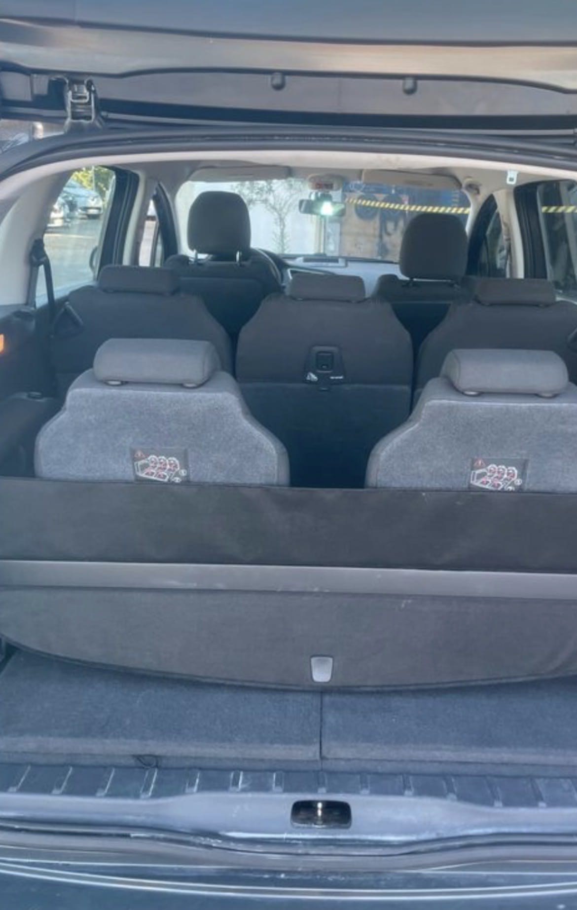 Peugeot 5008 avec GPS