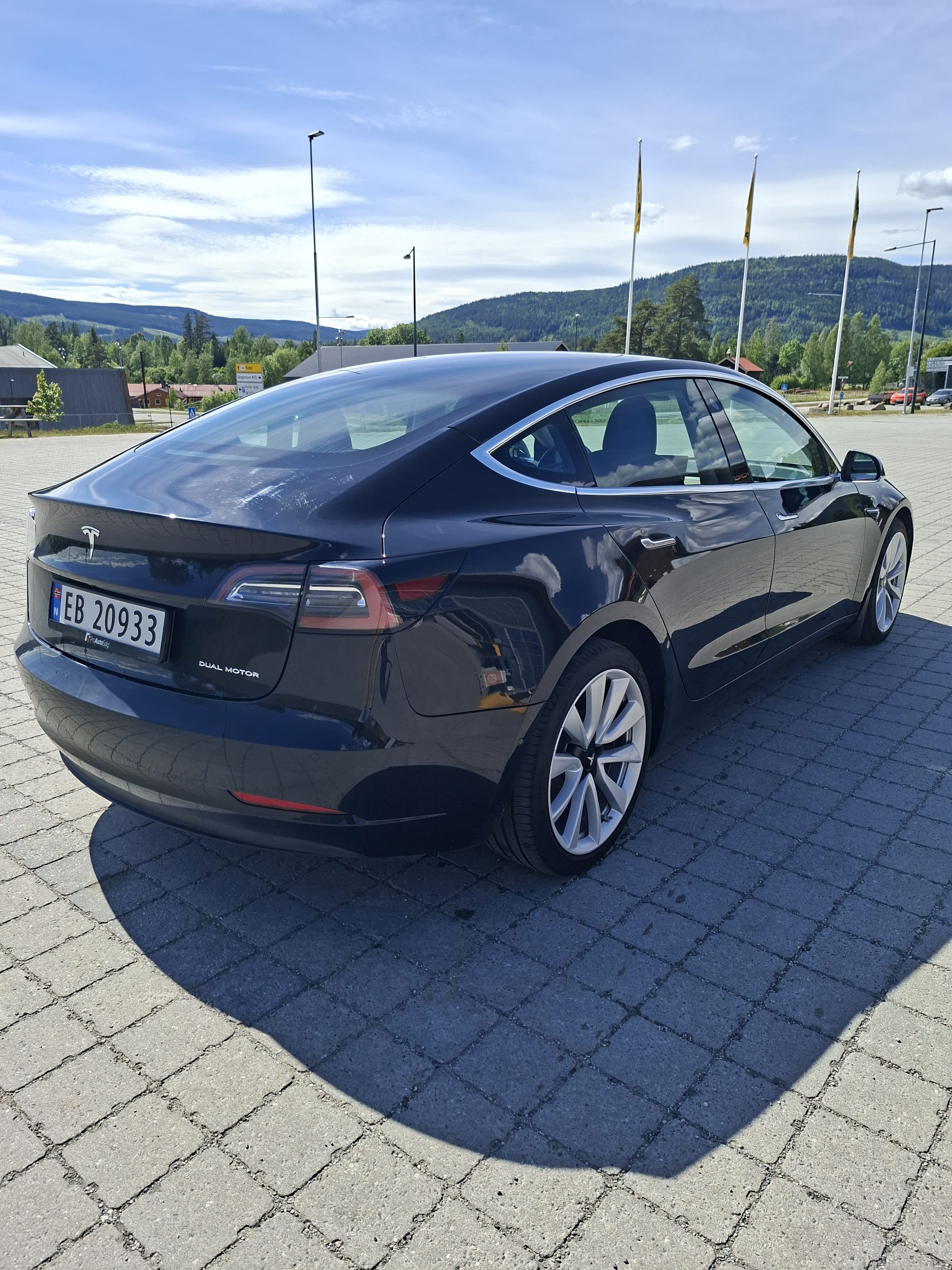 Tesla Model 3 Long Range med GPS