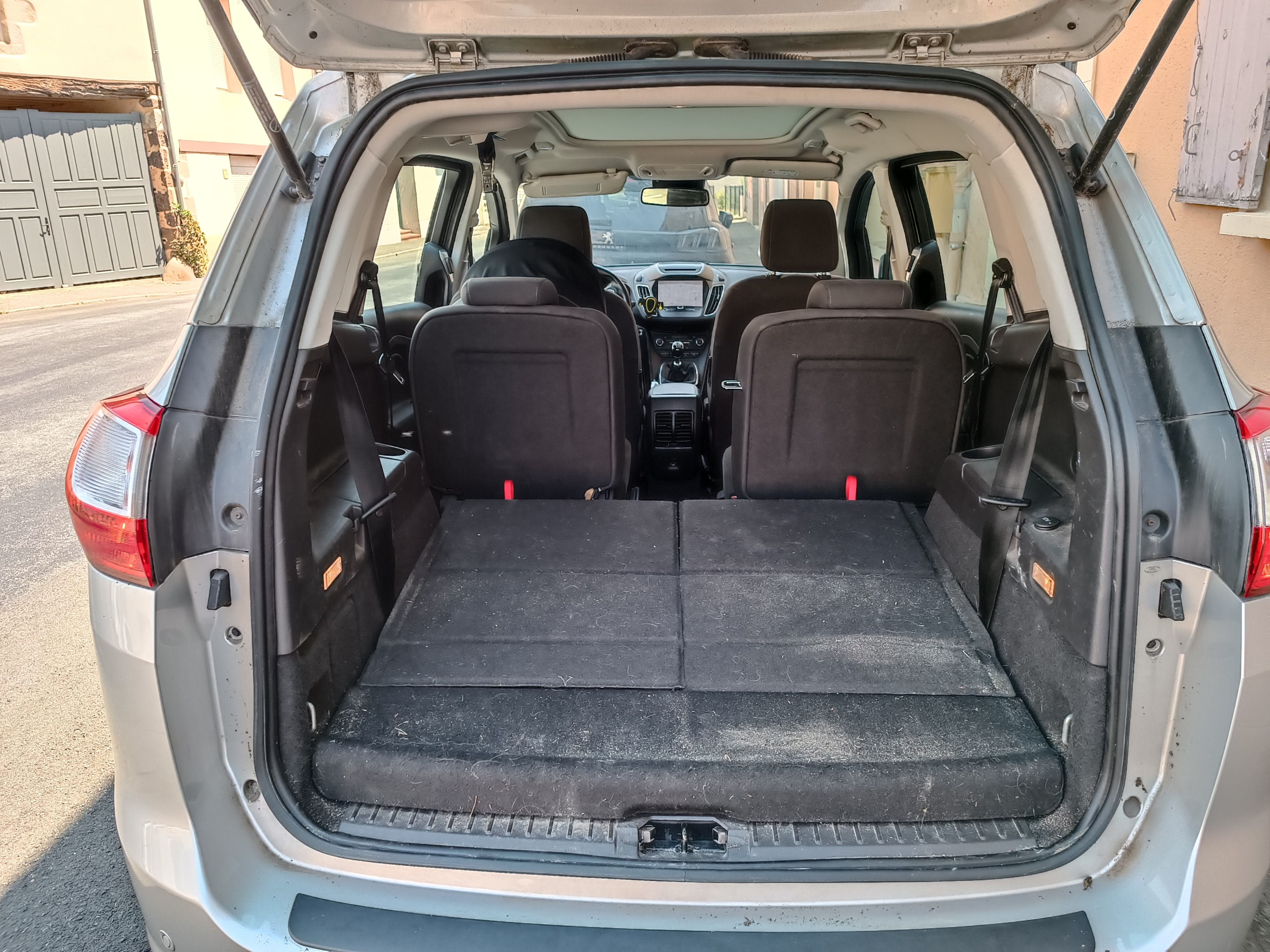 Ford Grand C-Max avec Siège bébé