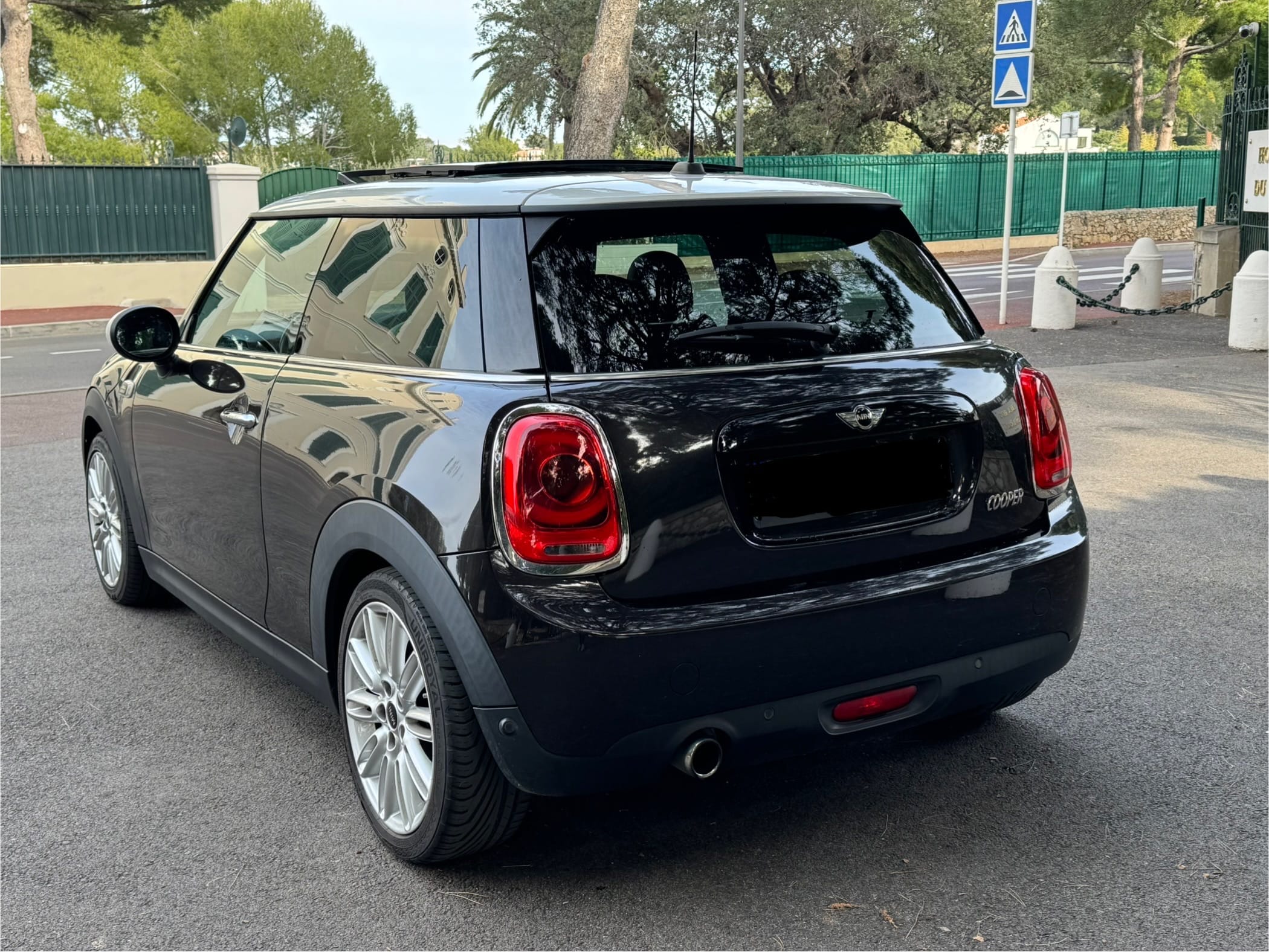 Mini Cooper 3 portes avec GPS