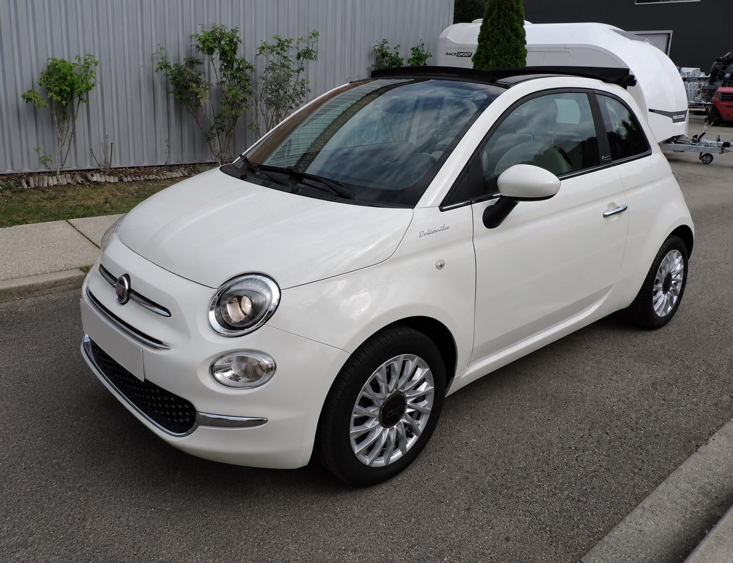 Fiat 500 C, 2021, Essence 95 / Électrique (hybride)