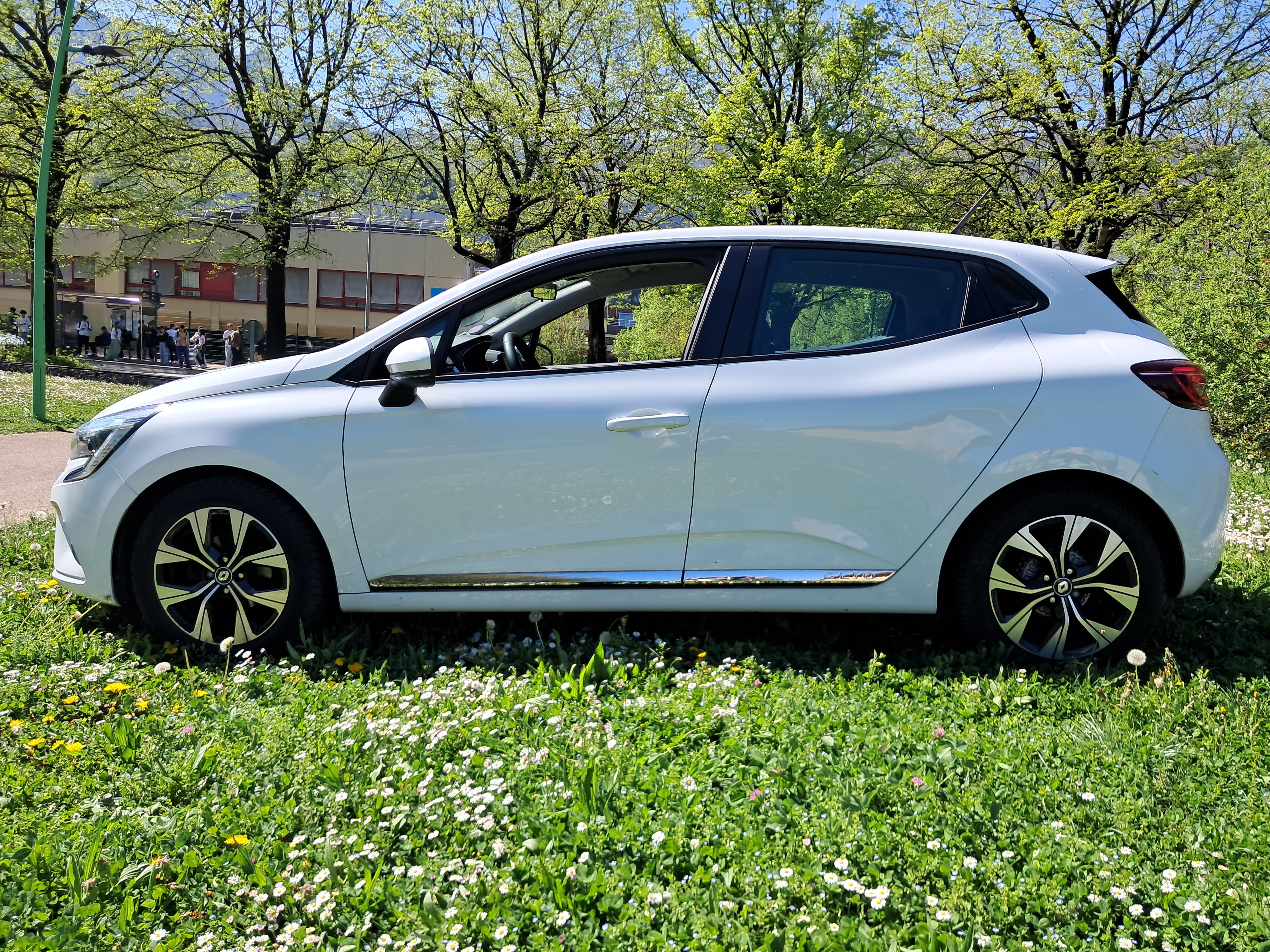 Renault Clio avec Chaines