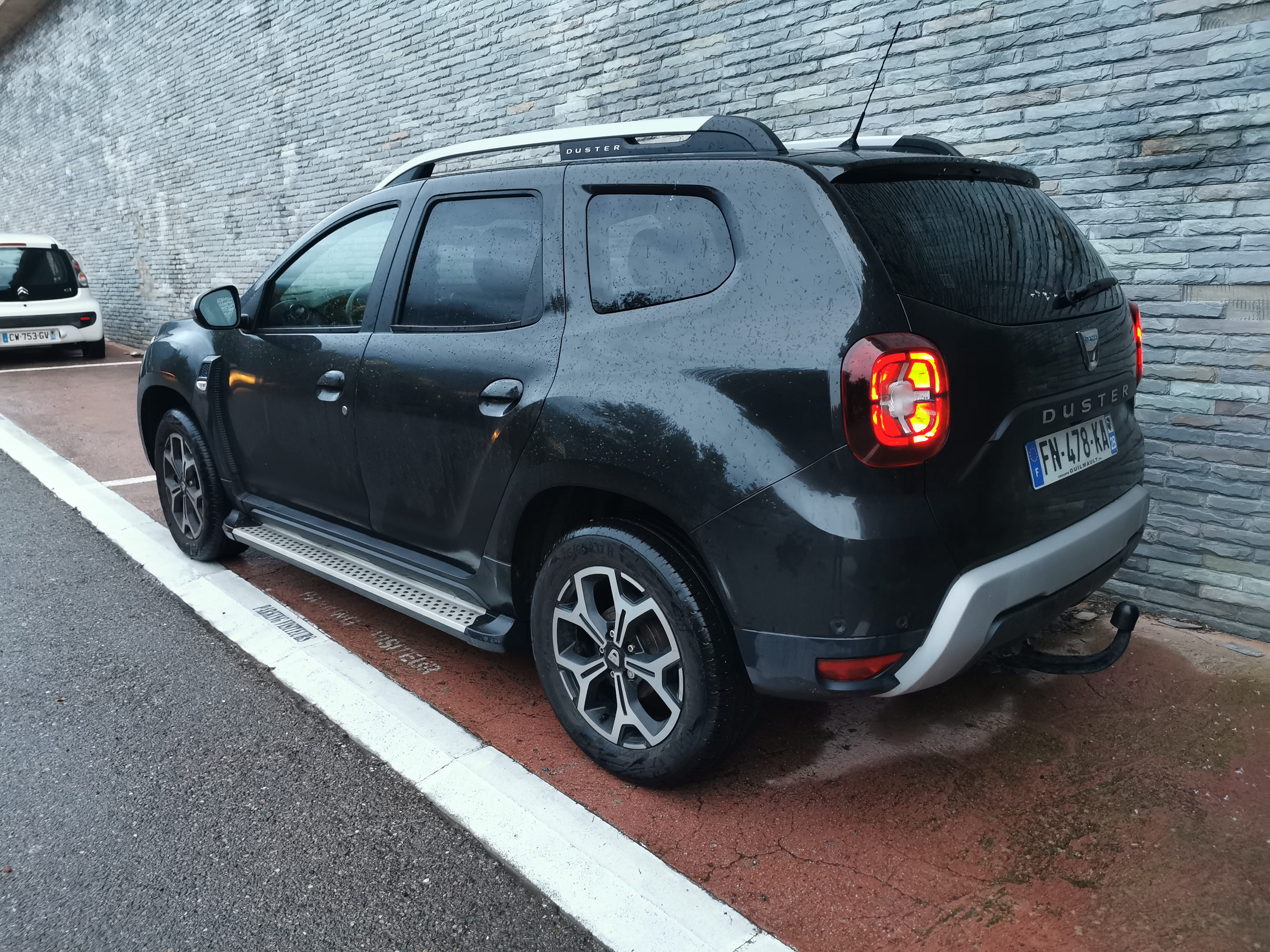 Dacia Duster Blue DCI 115 PRESTIGE diesel with GPS
