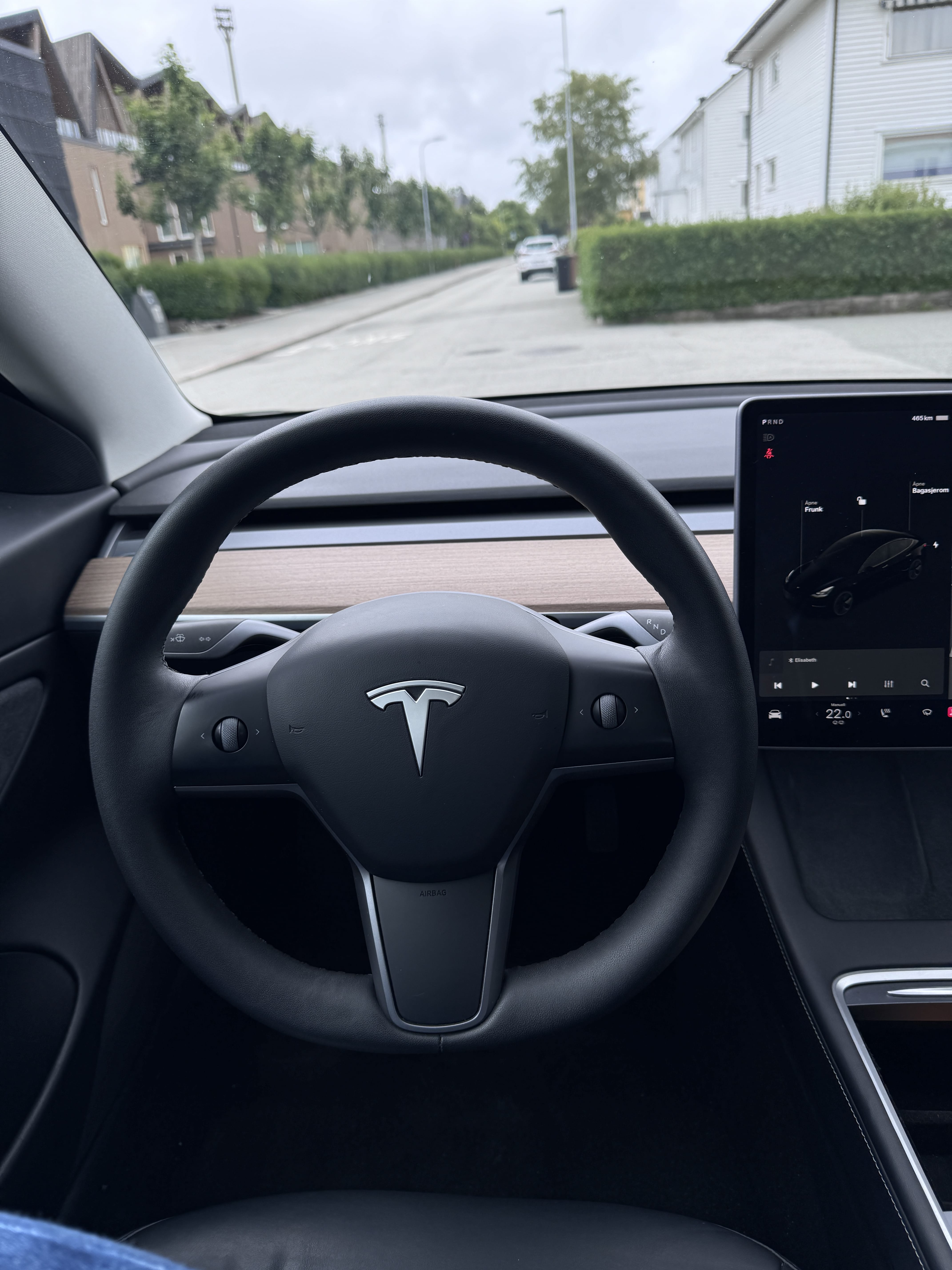 Tesla Model S Long Range med Cruisekontroll