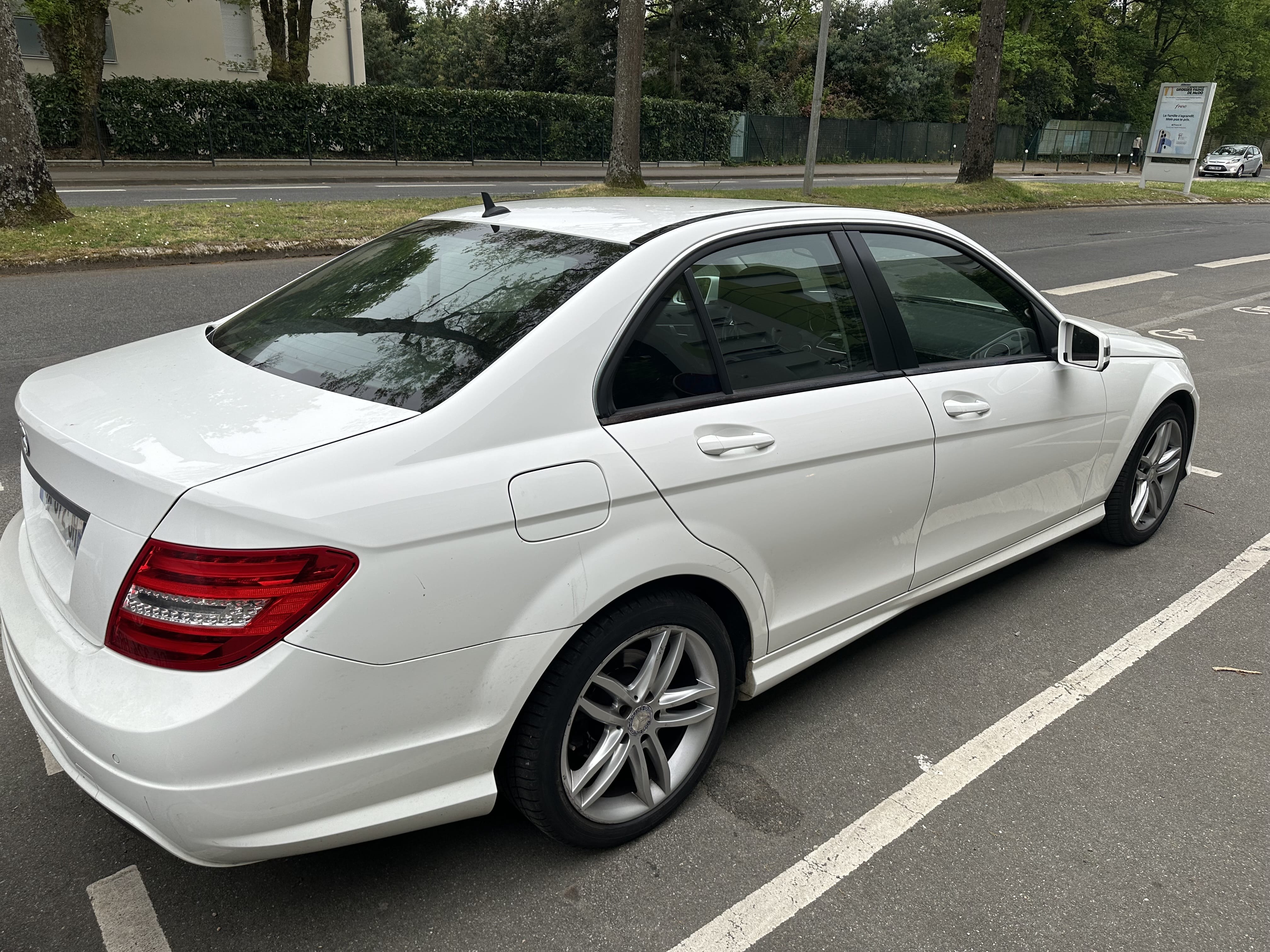 Mercedes-Benz Classe C avec Climatisation