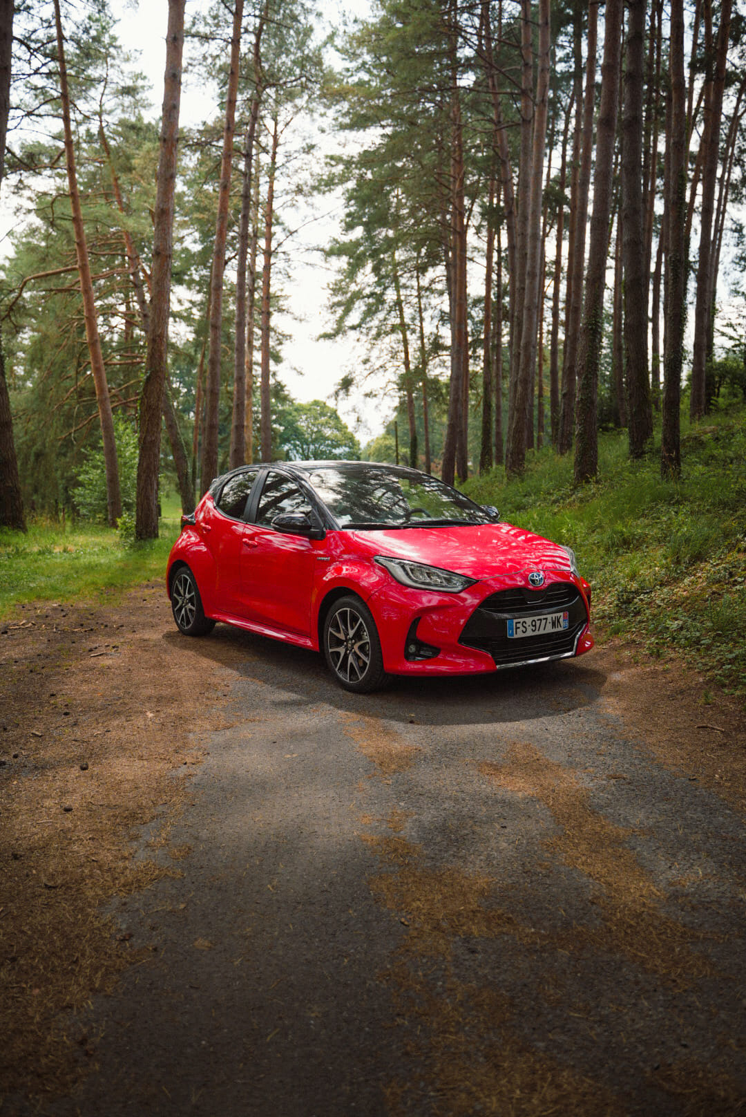 Toyota Yaris Hybride, 2020, Essence 98 / Électrique (hybride), automatique