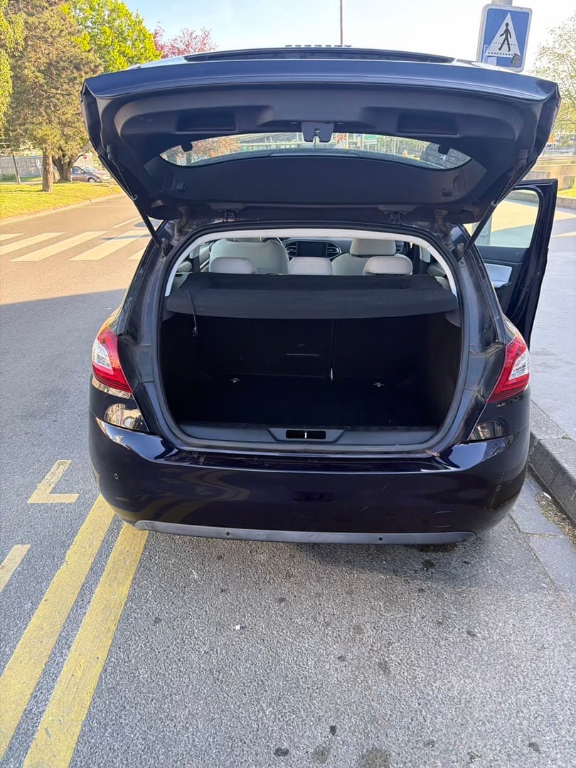 Peugeot 308 avec Apple CarPlay