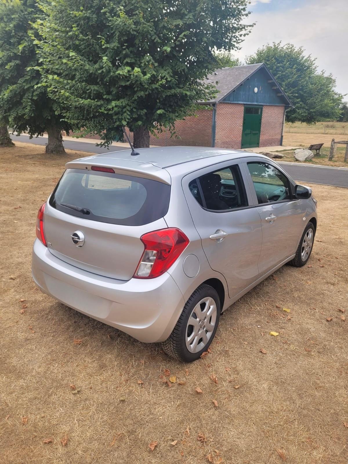 Opel Karl avec Autoradio