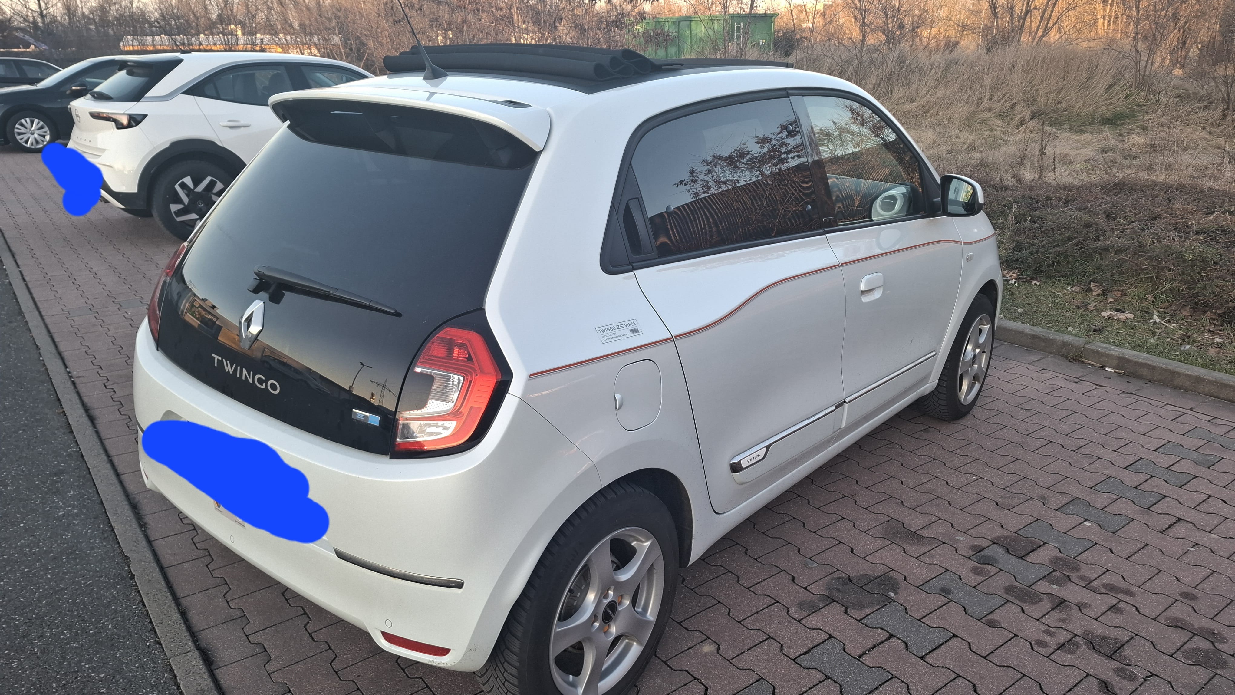 Renault Twingo E-Tech mit Navigationsgerät